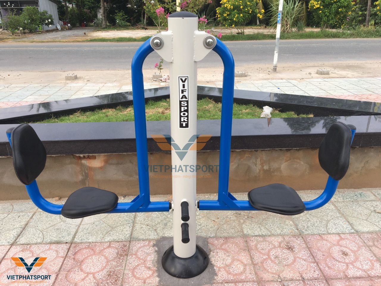 Hoàn thành lắp đặt thiết bị thể thao ngoài trời tại thị trấn Kiến Tường