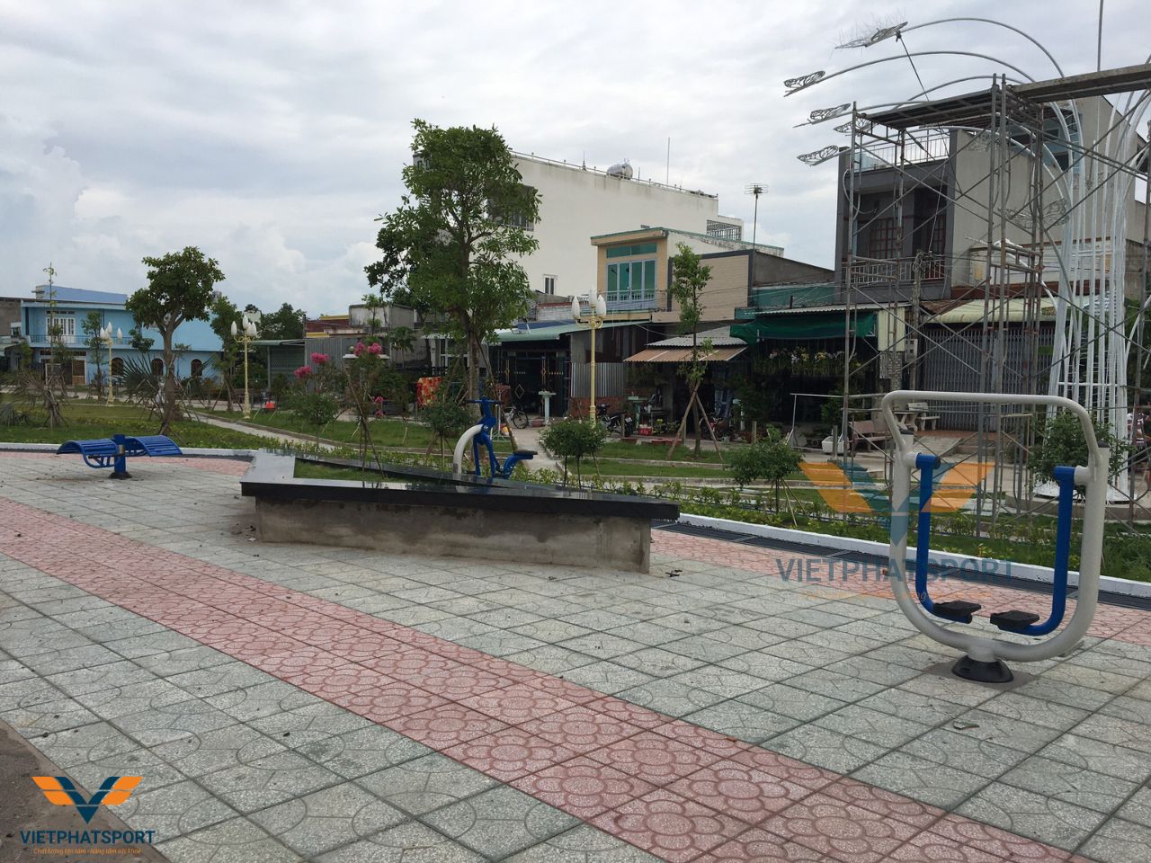 Hoàn thành lắp đặt thiết bị thể thao ngoài trời tại thị trấn Kiến Tường