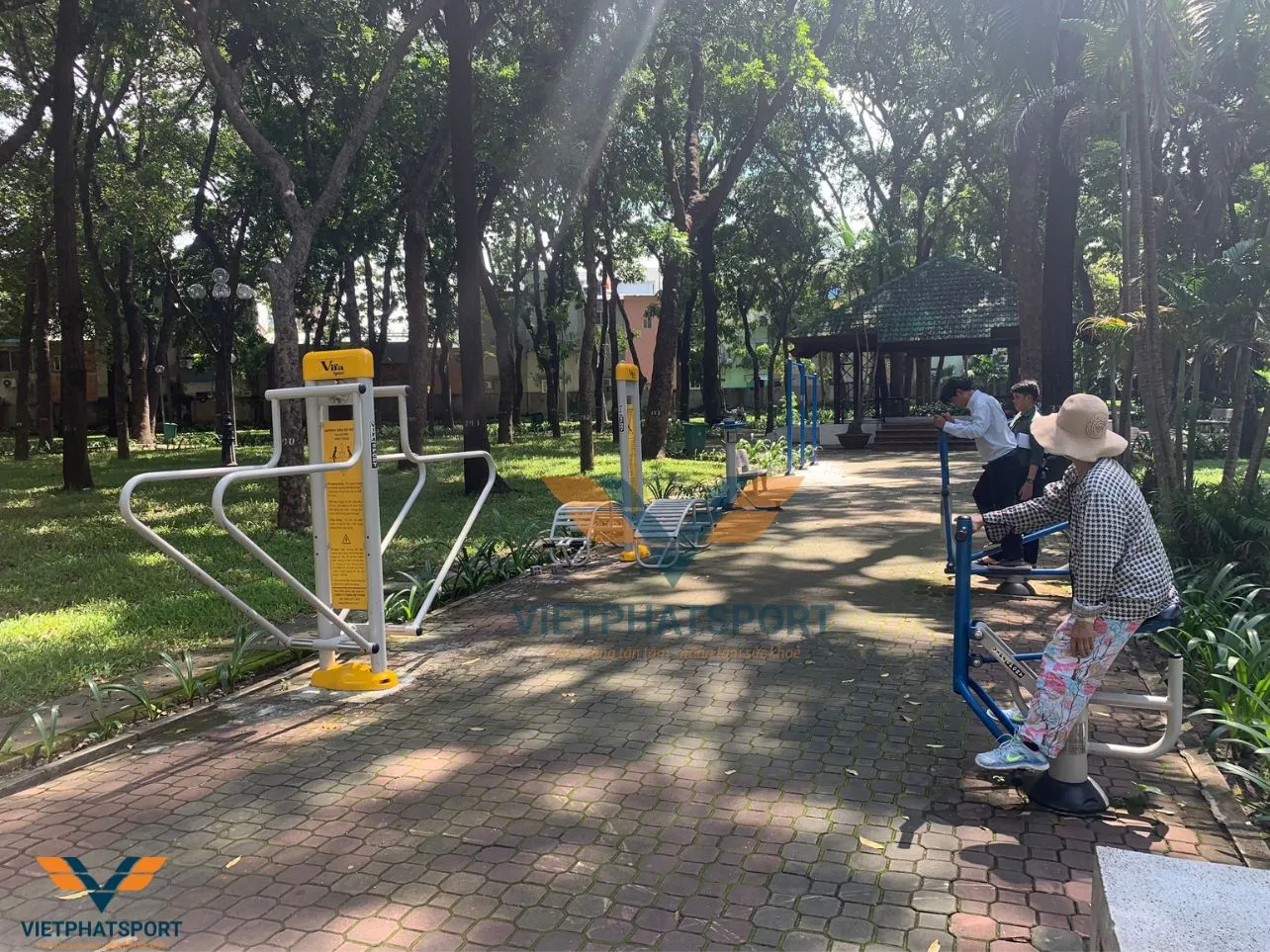 Lắp đặt máy tập công viên tại Công viên Gia Định, TP. HCM
