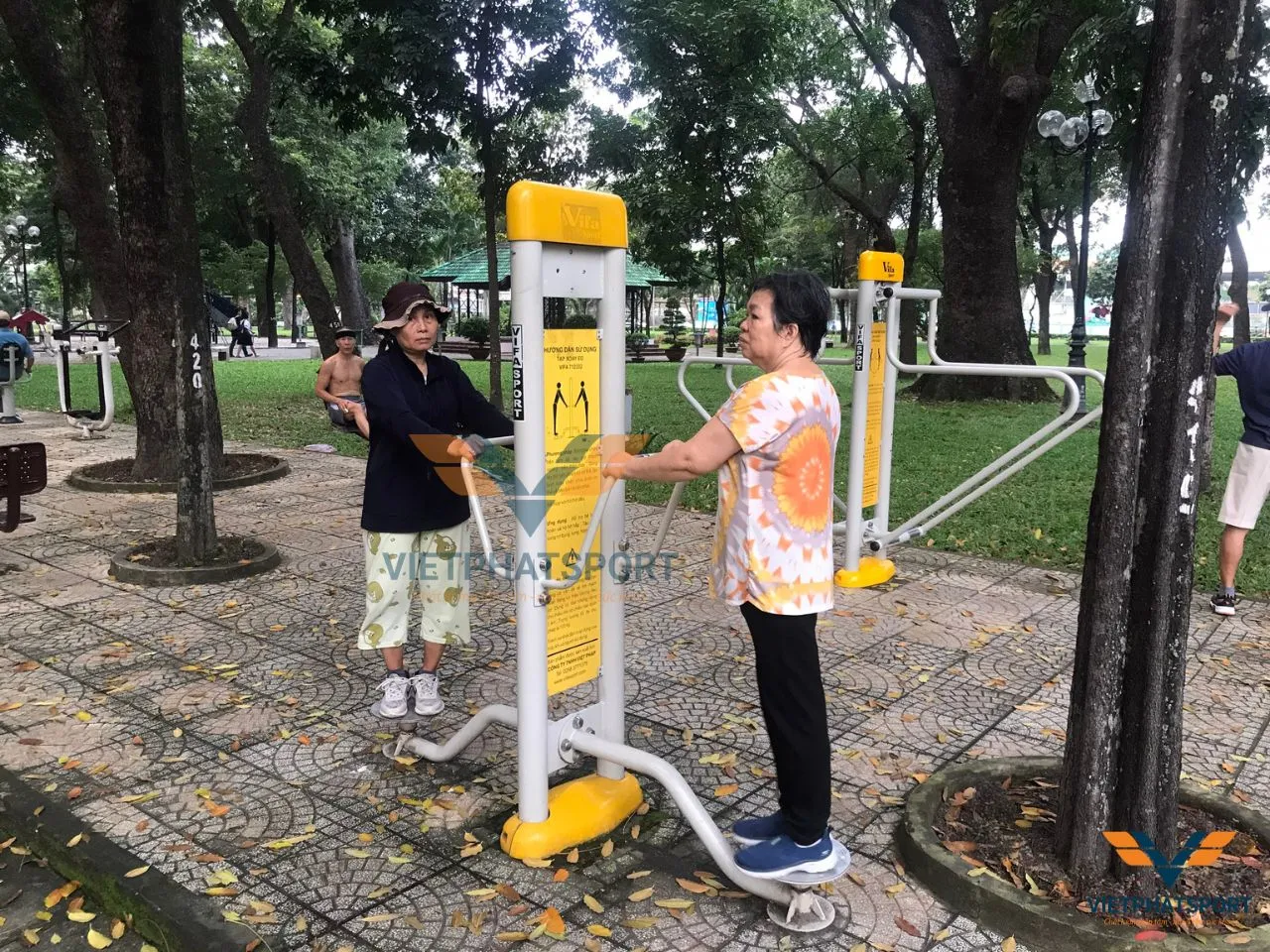 Lắp đặt máy tập công viên tại Công viên Gia Định, TP. HCM