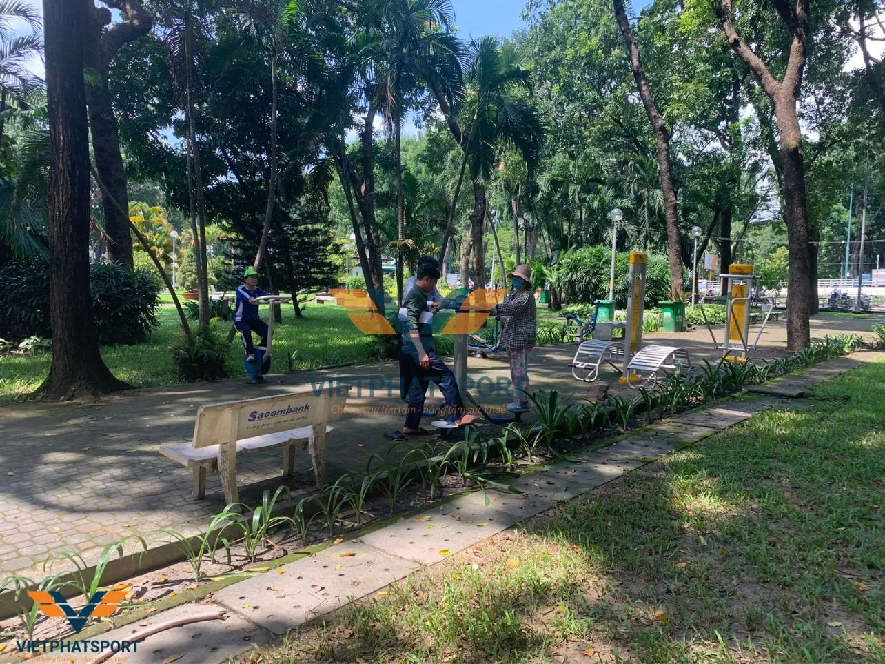 Lắp đặt máy tập công viên tại Công viên Gia Định, TP. HCM