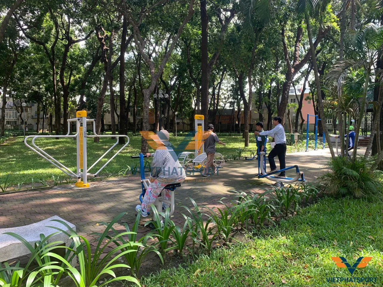 Lắp đặt máy tập công viên tại Công viên Gia Định, TP. HCM
