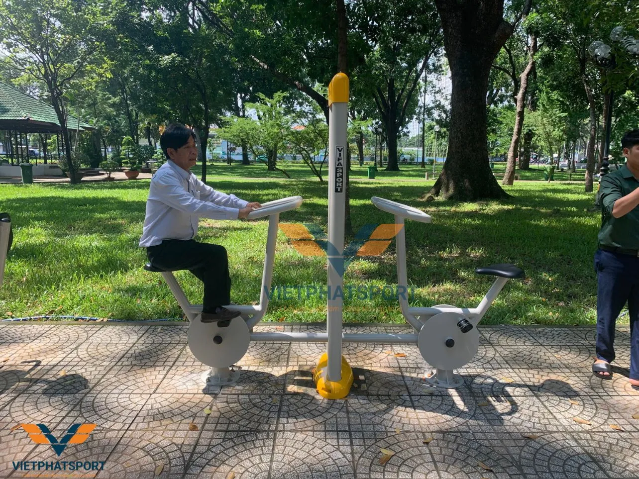 Lắp đặt máy tập công viên tại Công viên Gia Định, TP. HCM