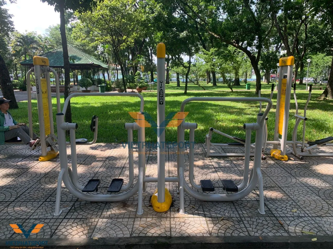 Lắp đặt máy tập công viên tại Công viên Gia Định, TP. HCM