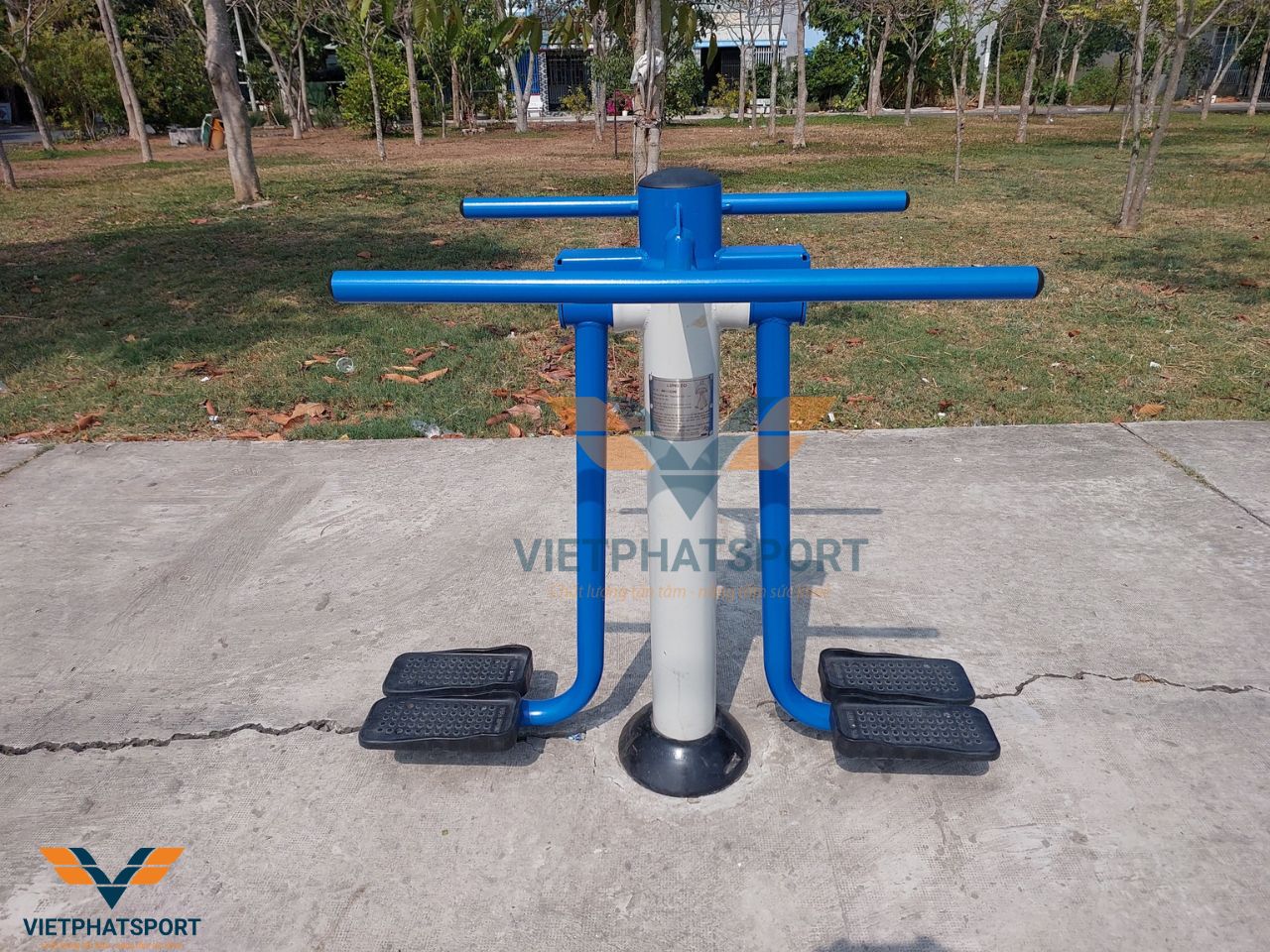 Lắp đặt máy tập ngoài trời tại KCN Tân Kim mở rộng, Long An