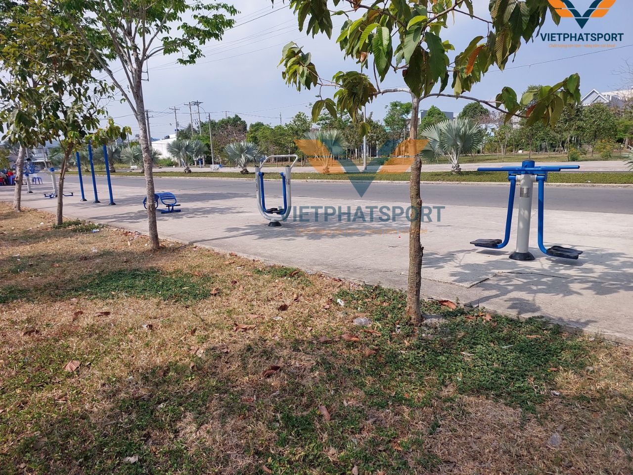 Lắp đặt máy tập ngoài trời tại KCN Tân Kim mở rộng, Long An