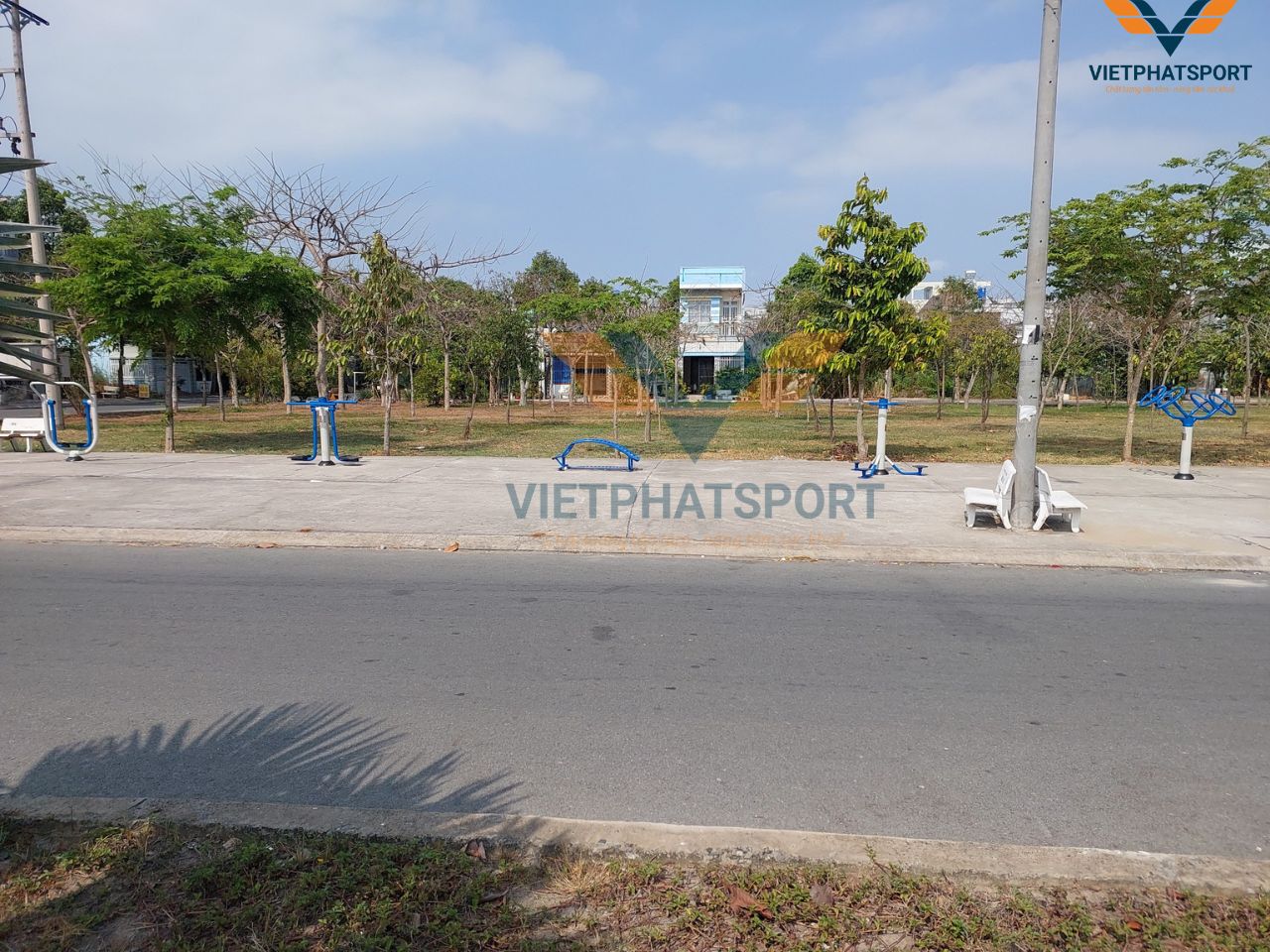 Lắp đặt máy tập ngoài trời tại KCN Tân Kim mở rộng, Long An