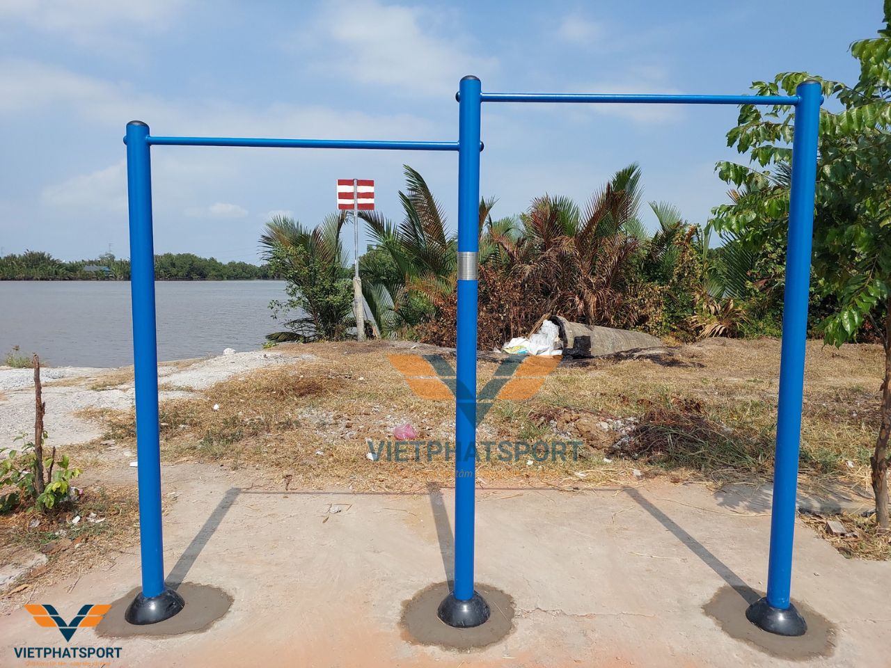 Lắp đặt máy tập ngoài trời tại KCN Tân Kim mở rộng, Long An