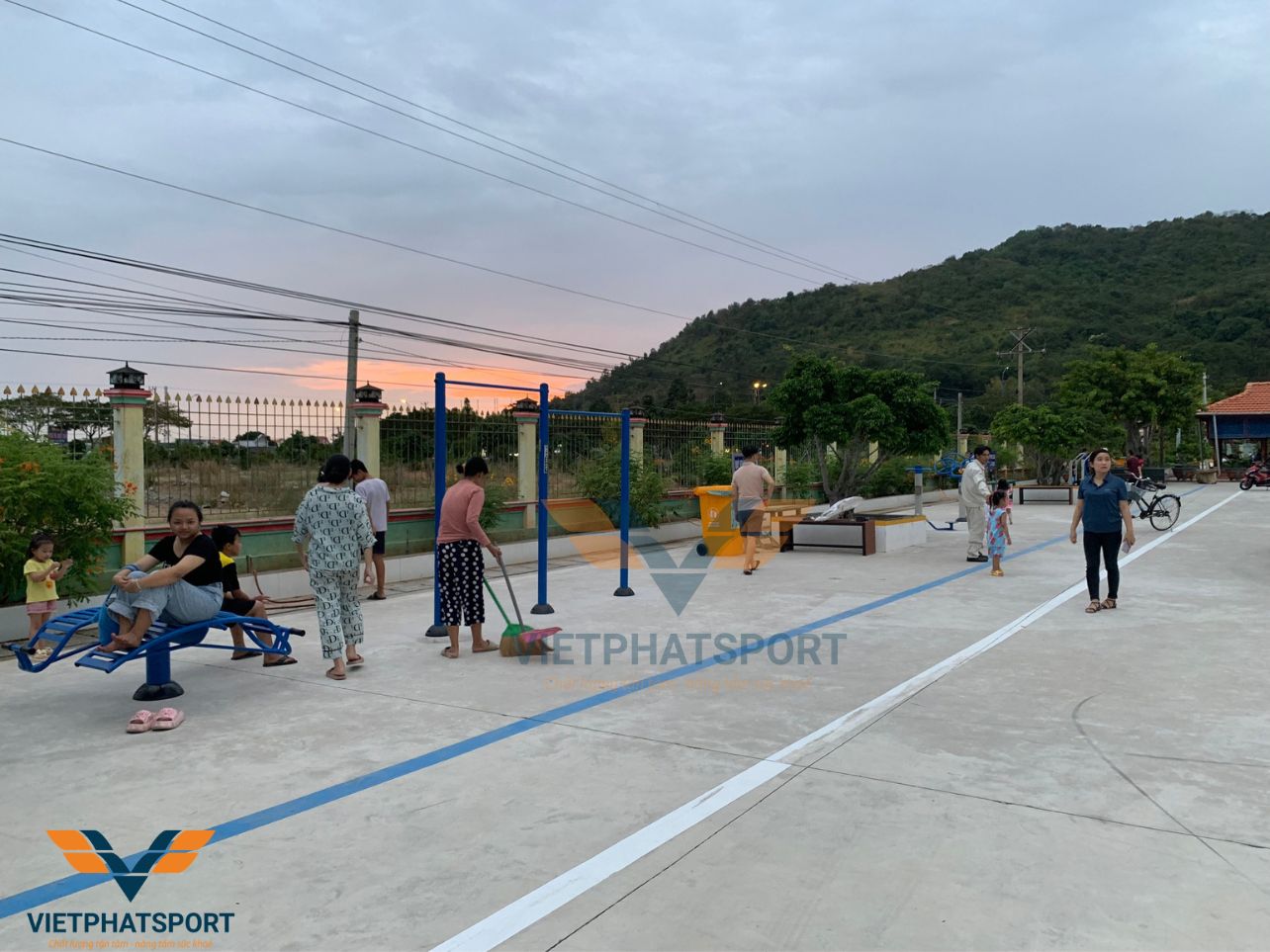 Lắp Đặt Máy Tập Thể Dục Ngoài Trời Tại Công Ty Hóa Dầu Long Sơn, Vũng Tàu