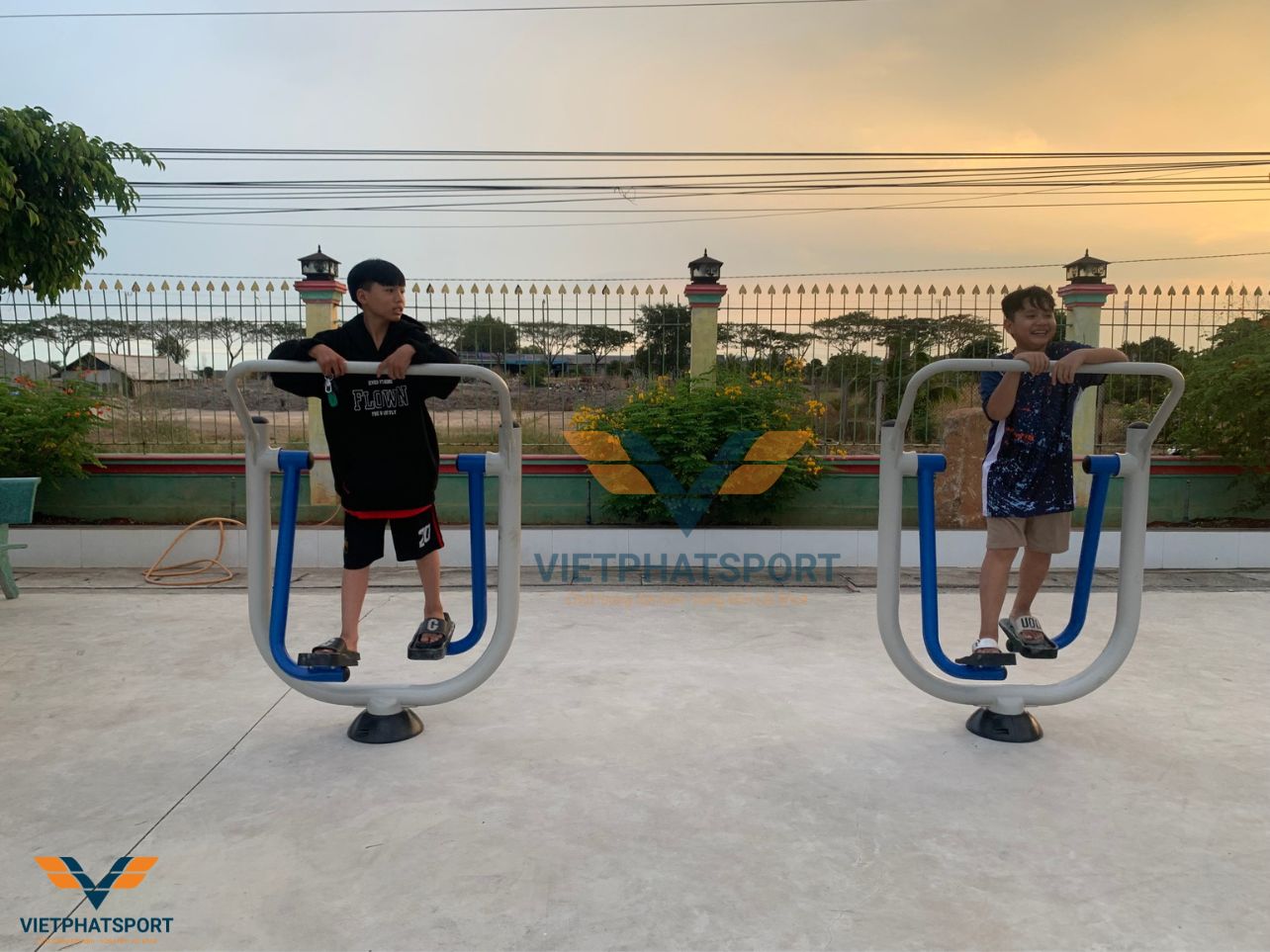 Lắp Đặt Máy Tập Thể Dục Ngoài Trời Tại Công Ty Hóa Dầu Long Sơn, Vũng Tàu