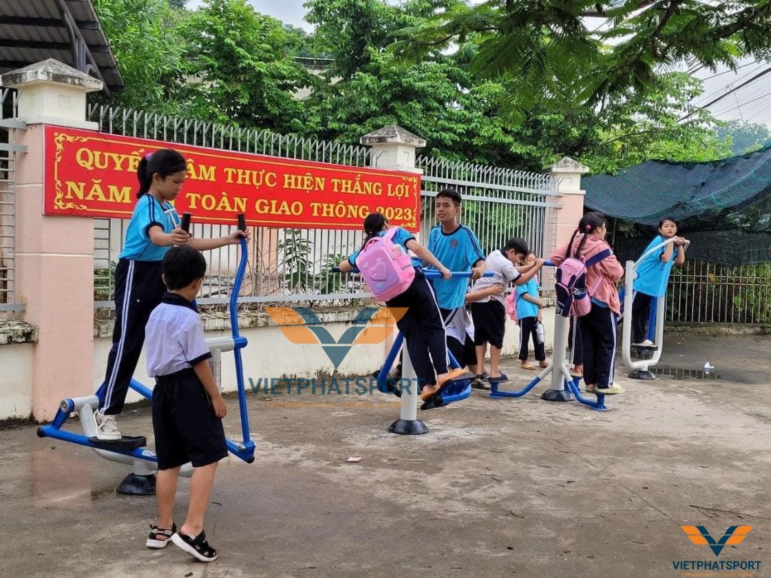 Phú Hòa Đông (TP.HCM) đưa vào sử dụng 2 khu máy tập ngoài trời