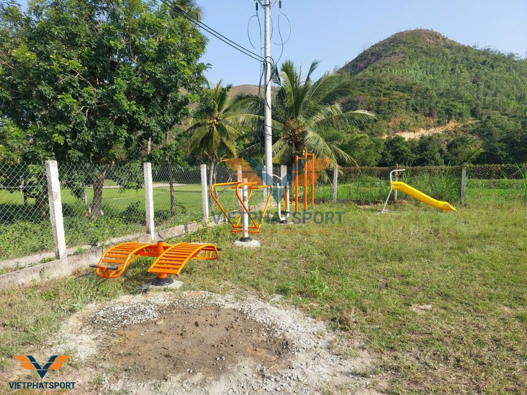 Phú Yên: Xã Xuân Bình lắp đặt thiết bị thể dục thể thao cho 4 thôn