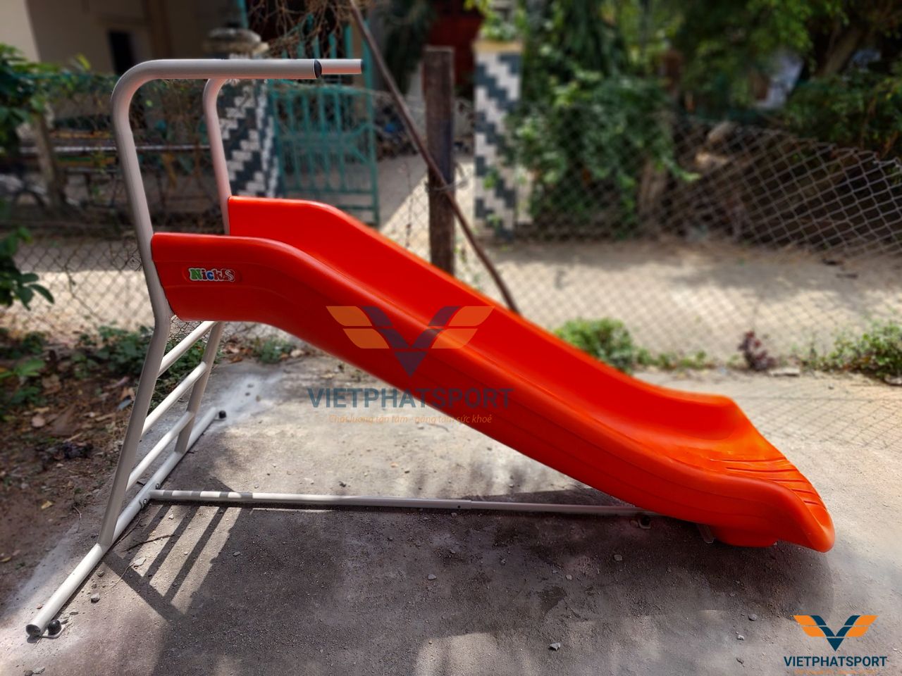 Phú Yên: Xã Xuân Bình lắp đặt thiết bị thể dục thể thao cho 4 thôn