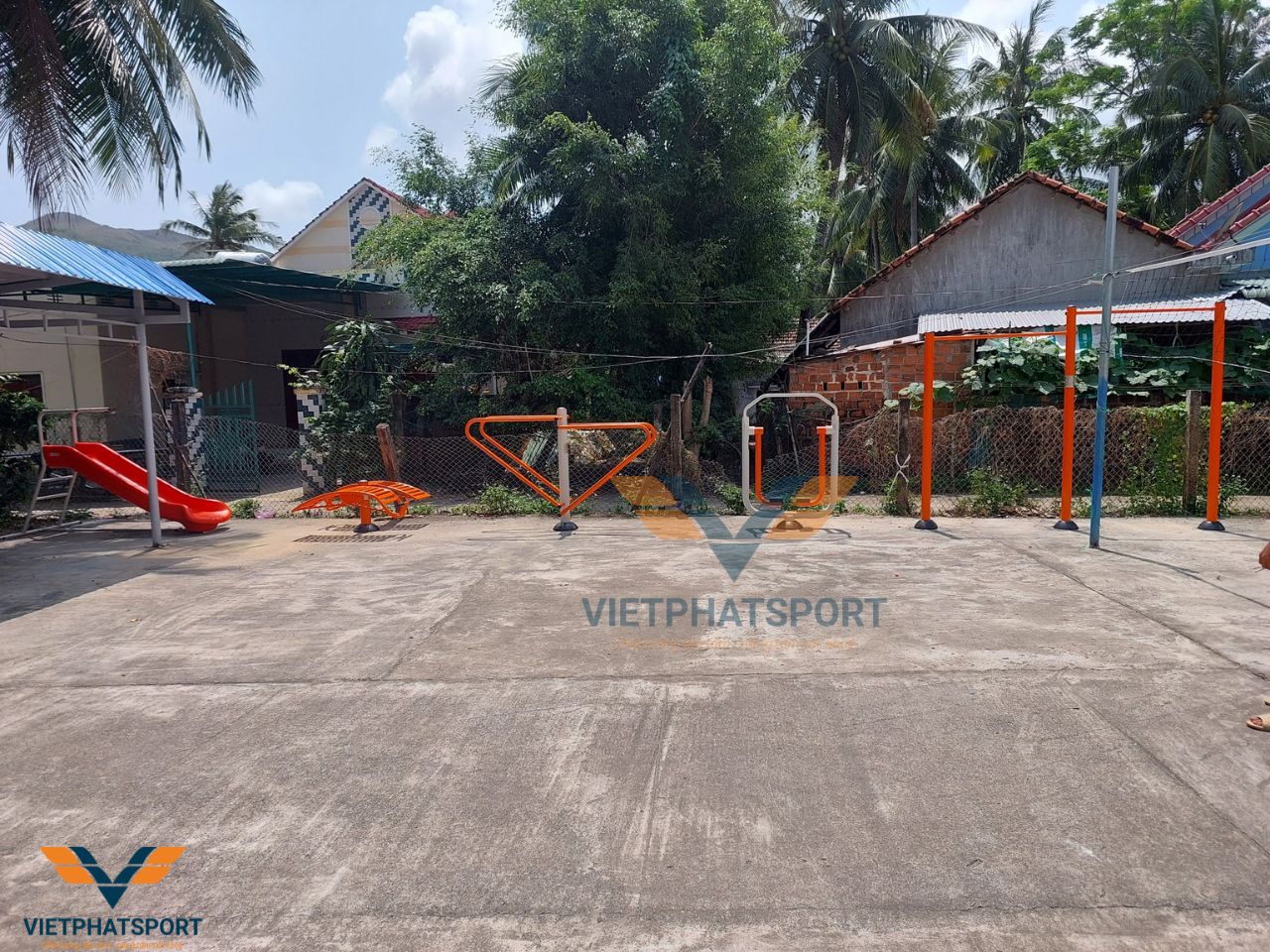 Phú Yên: Xã Xuân Bình lắp đặt thiết bị thể dục thể thao cho 4 thôn