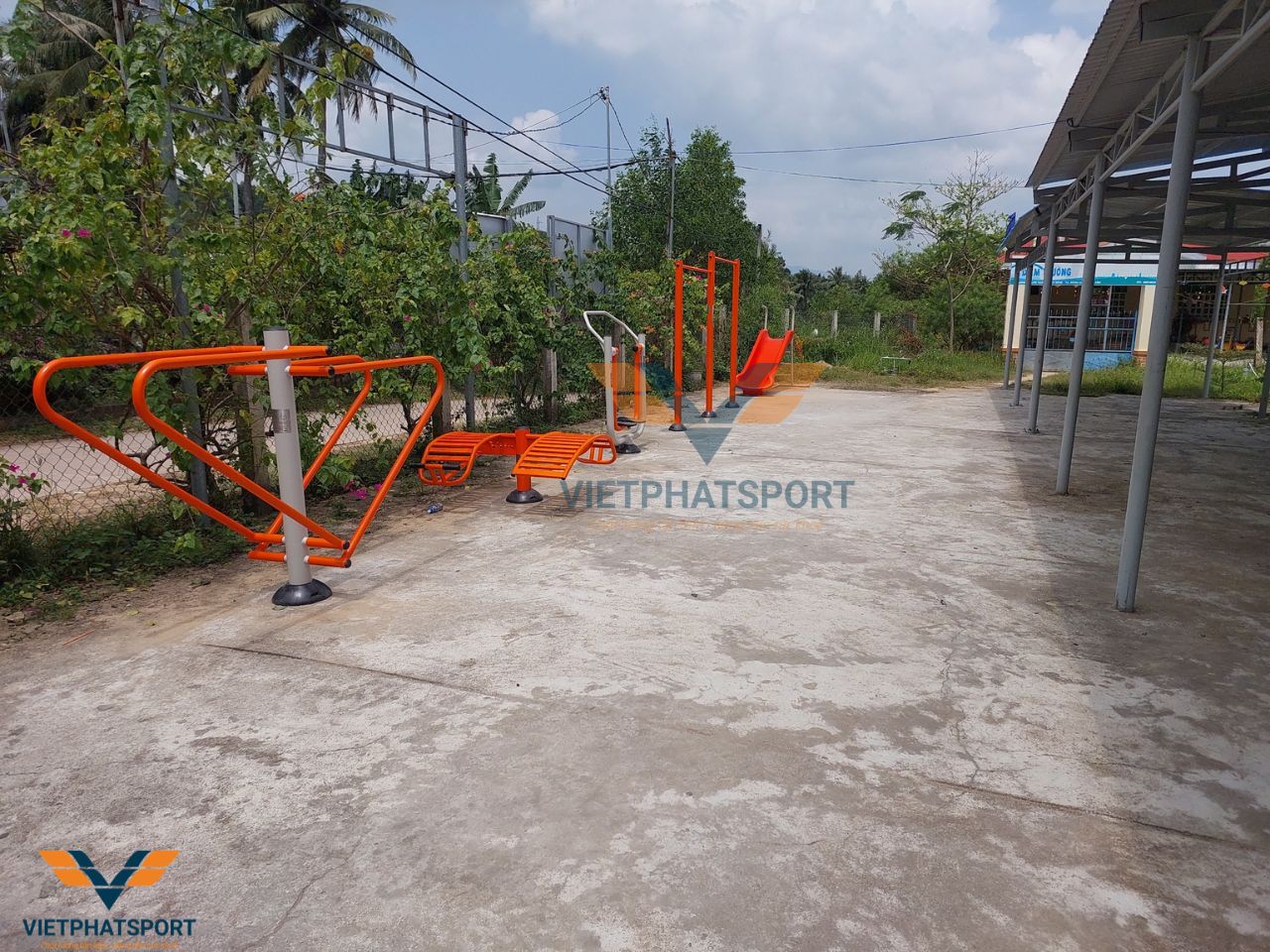 Phú Yên: Xã Xuân Bình lắp đặt thiết bị thể dục thể thao cho 4 thôn