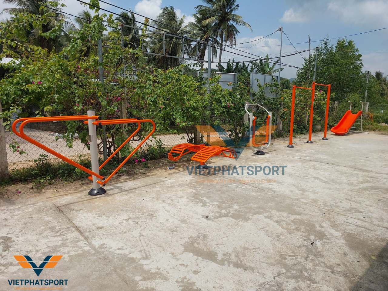 Phú Yên: Xã Xuân Bình lắp đặt thiết bị thể dục thể thao cho 4 thôn