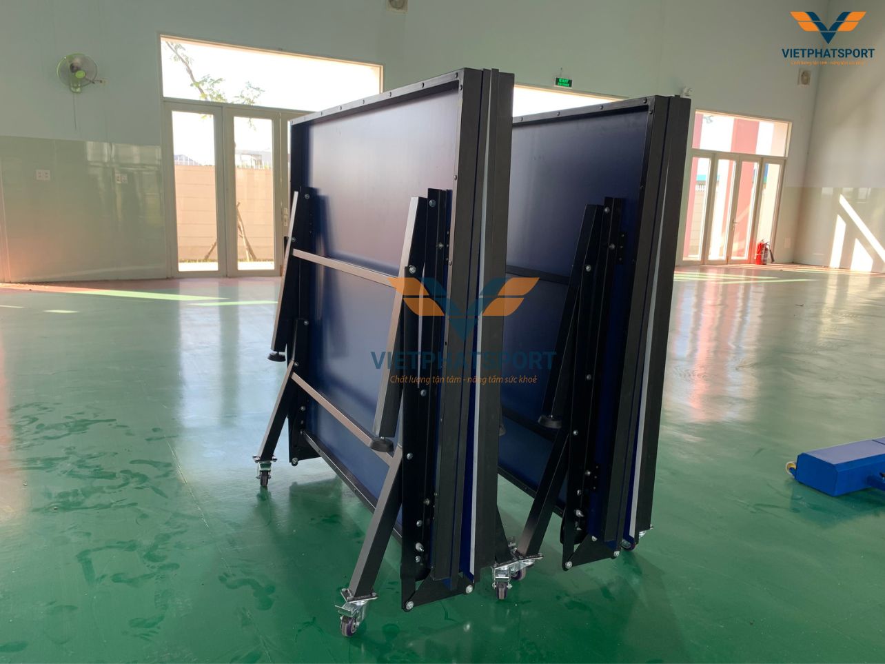 Trường THCS Vĩnh Tân (Bình Dương) trang bị dụng cụ thể thao cho nhà thi đấu đa năng