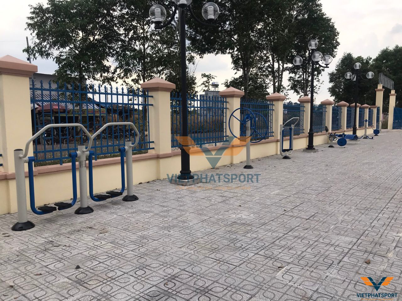 Việt Phát Sport Hoàn Thành Lắp Đặt 41 Máy Tập Ngoài Trời Tại Chơn Thành