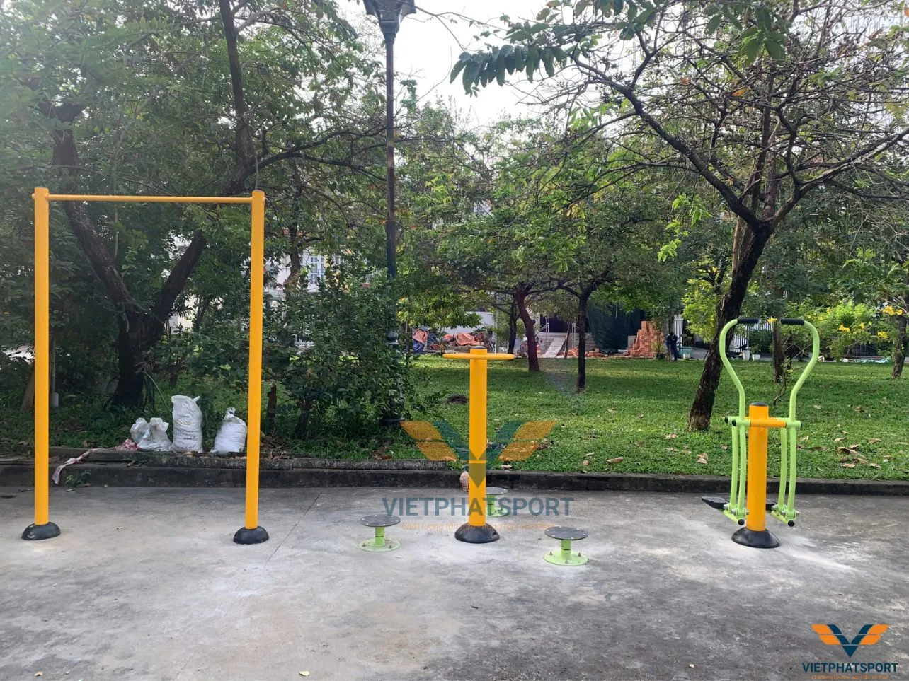 Công Viên Bình Hưng TP.HCM Lắp Máy Tập Thể Dục Ngoài Trời