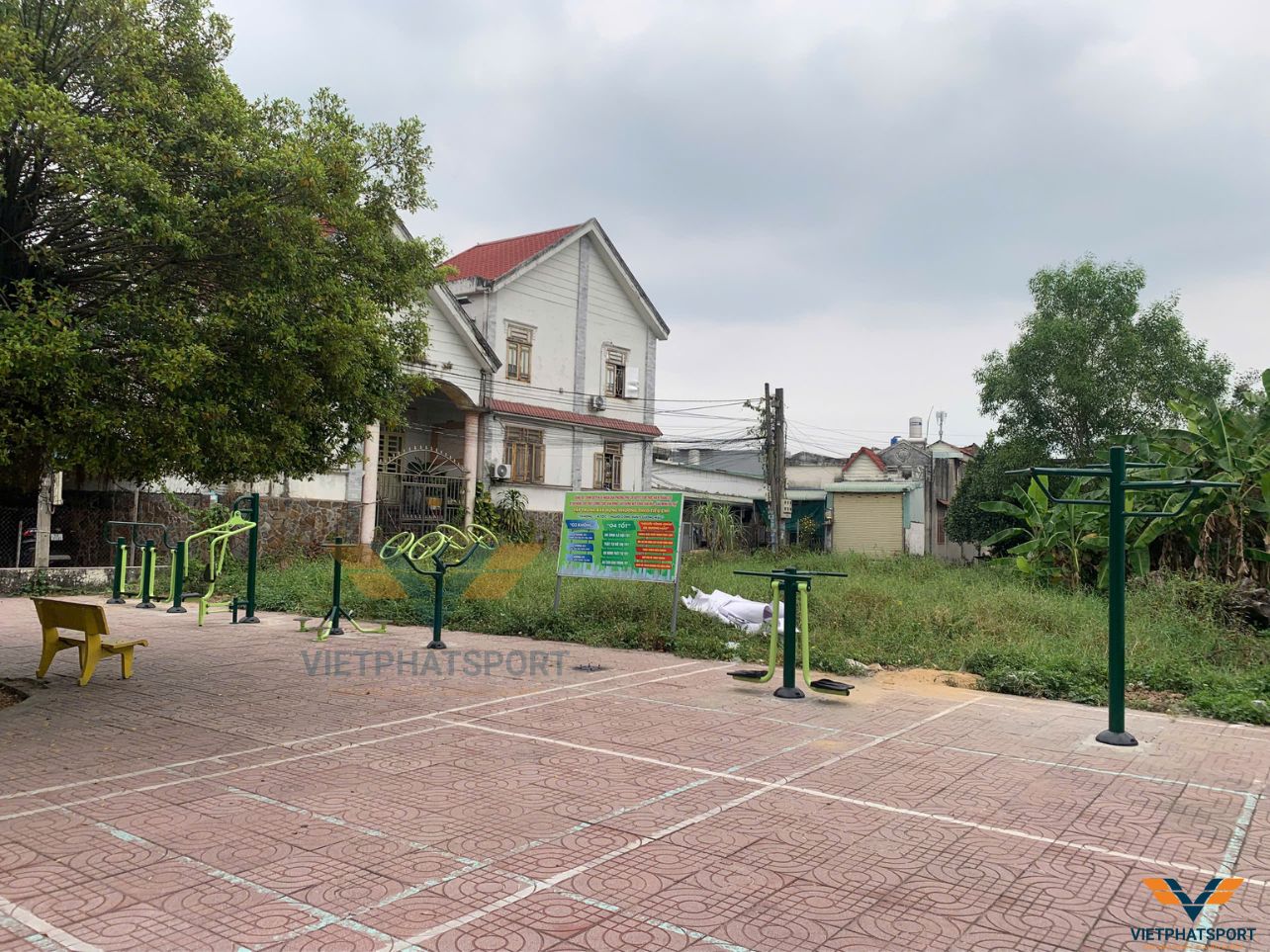 Công viên Phú Hòa thu hút người dân với máy tập ngoài trời