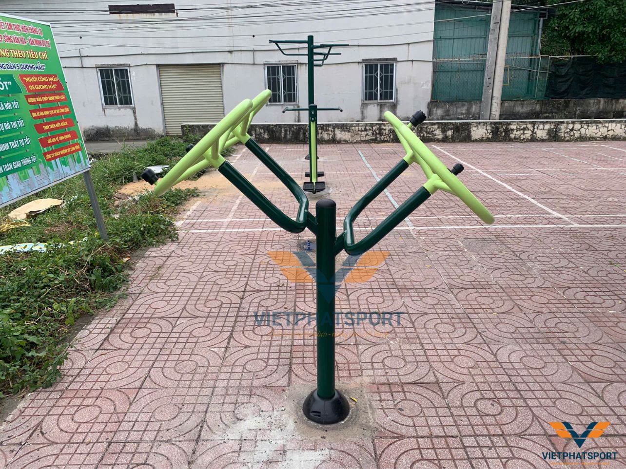 Công viên Phú Hòa thu hút người dân với máy tập ngoài trời