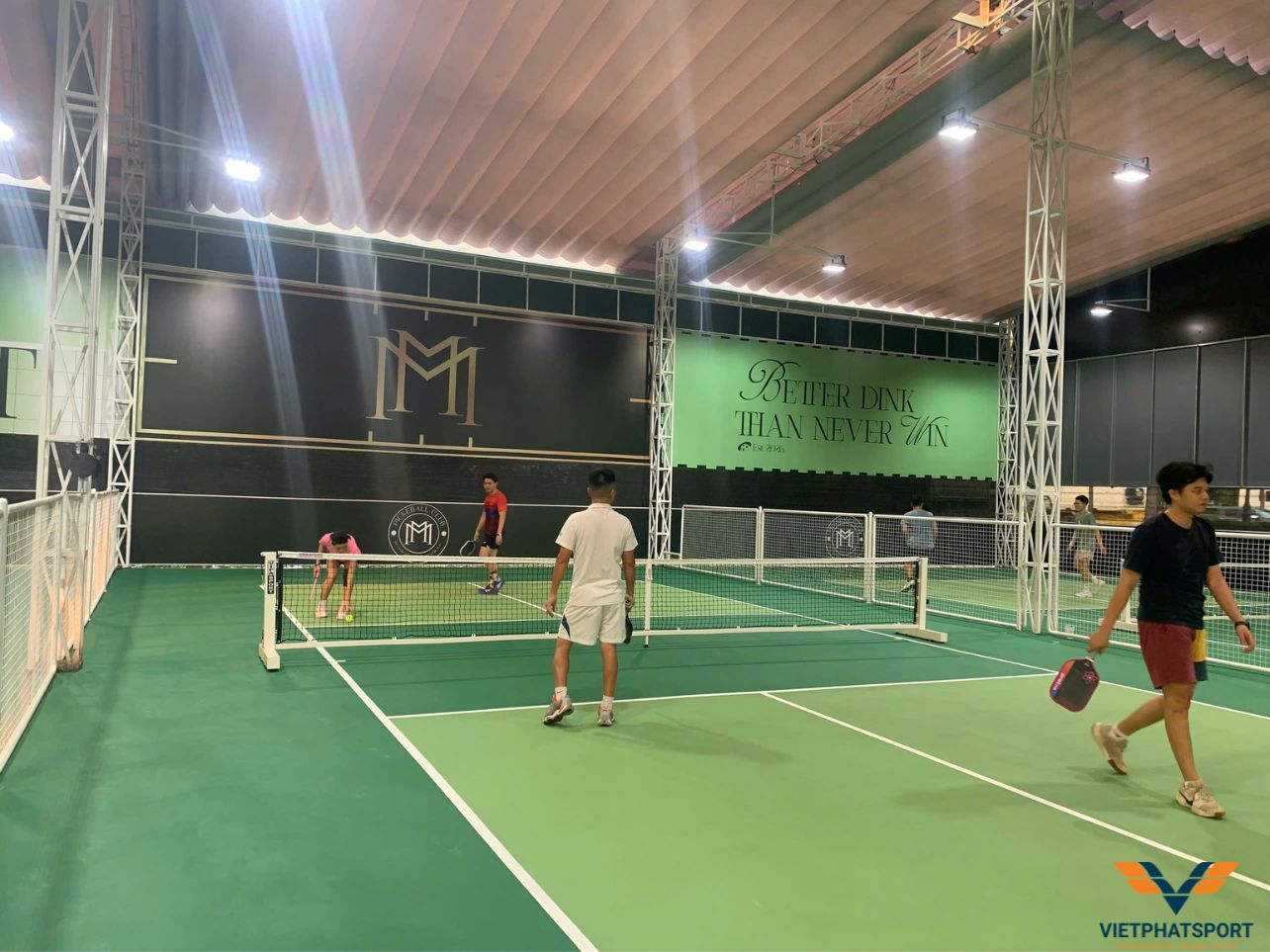 Lắp đặt 8 bộ trụ lưới Pickleball tại MM Pickleball Club