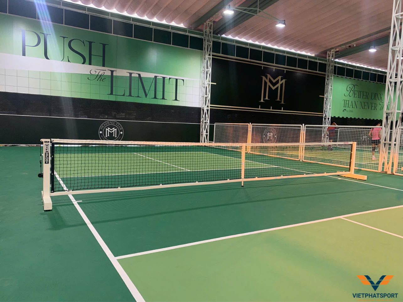 Lắp đặt 8 bộ trụ lưới Pickleball tại MM Pickleball Club