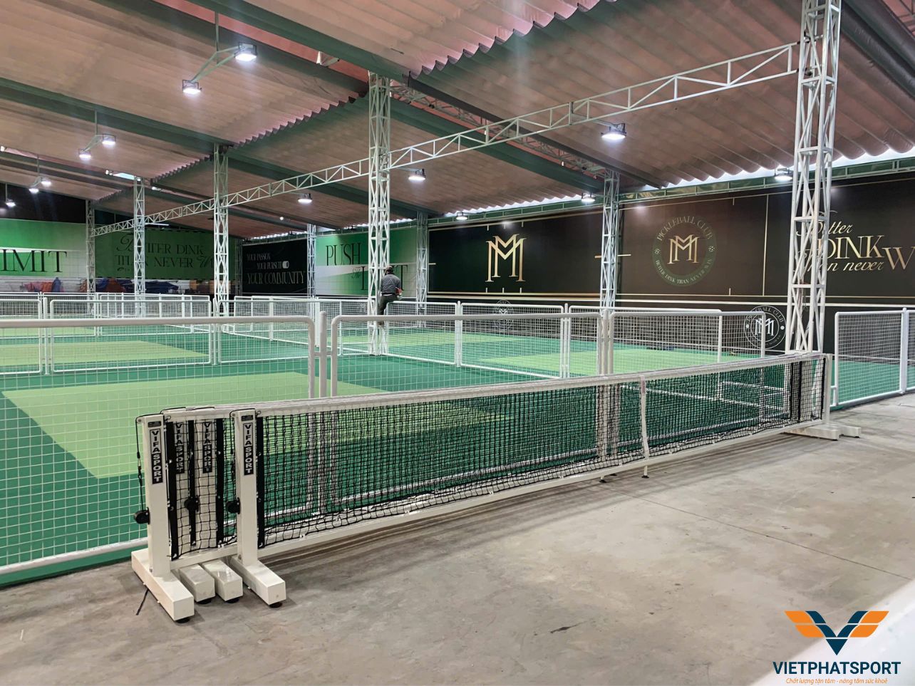 Lắp đặt 8 bộ trụ lưới Pickleball tại MM Pickleball Club