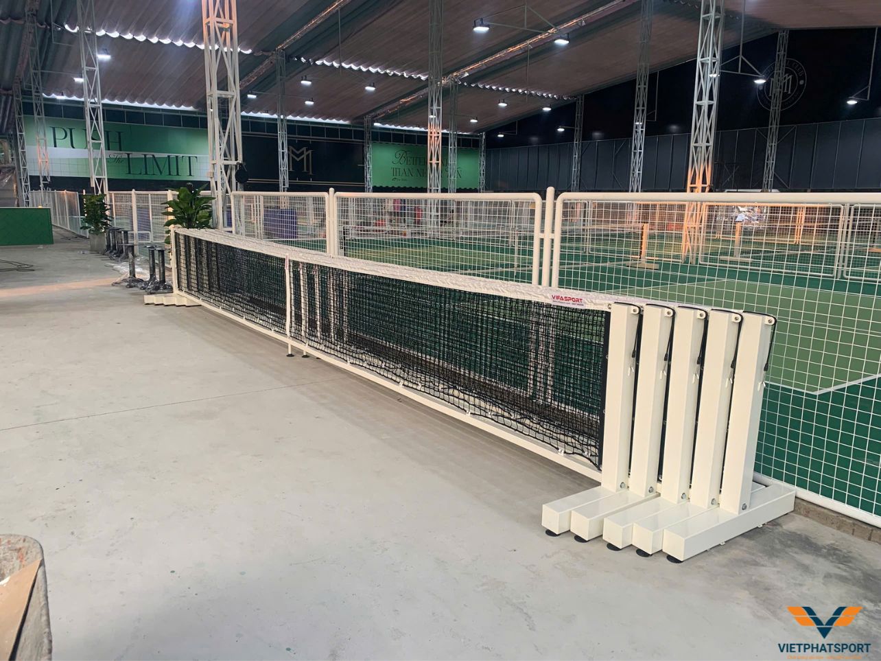 Lắp đặt 8 bộ trụ lưới Pickleball tại MM Pickleball Club