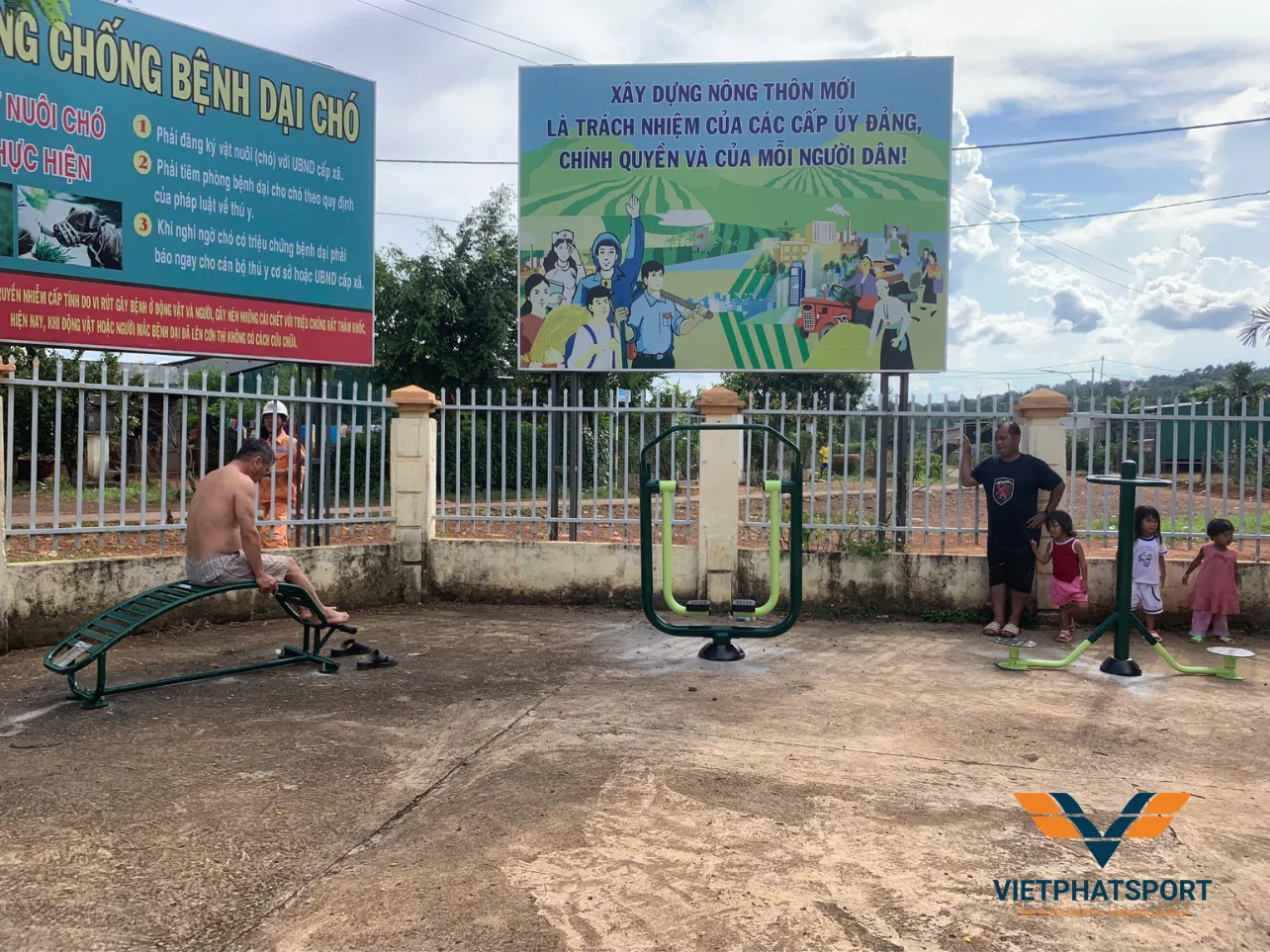 UBND Xã Đắk Nia, Đắk Nông Đầu Tư Máy Tập Ngoài Trời