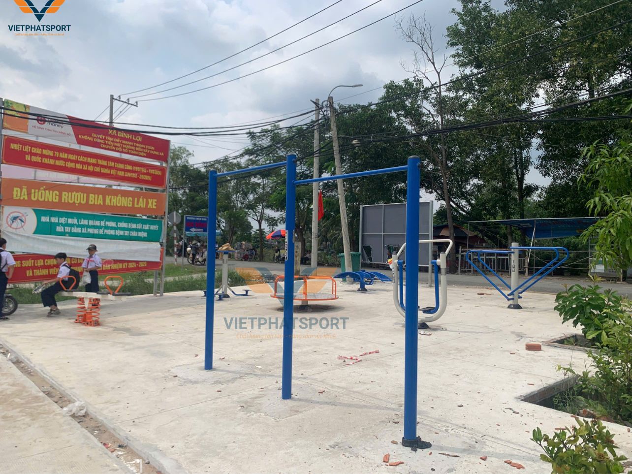 Xã Bình Lợi, TP.HCM lắp đặt 42 máy tập thể dục ngoài trời