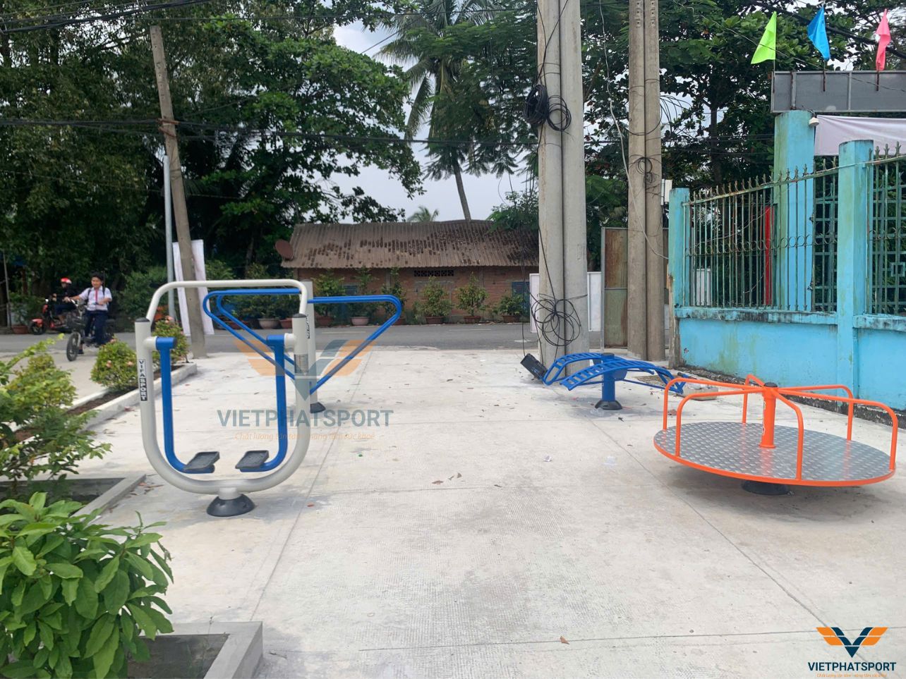 Xã Bình Lợi, TP.HCM lắp đặt 42 máy tập thể dục ngoài trời