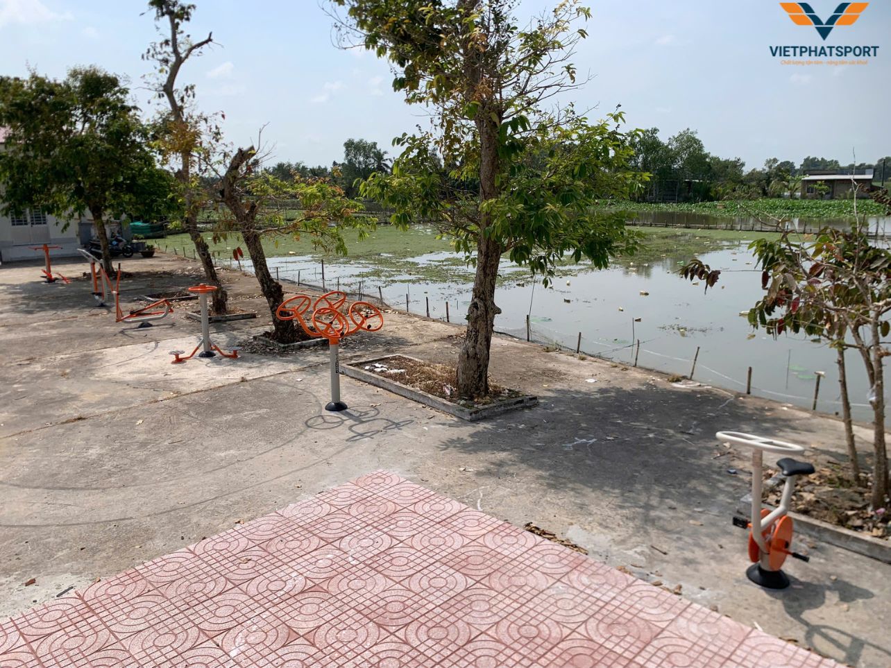 4 xã huyện Long Mỹ đồng loạt lắp đặt thiết bị thể thao ngoài trời