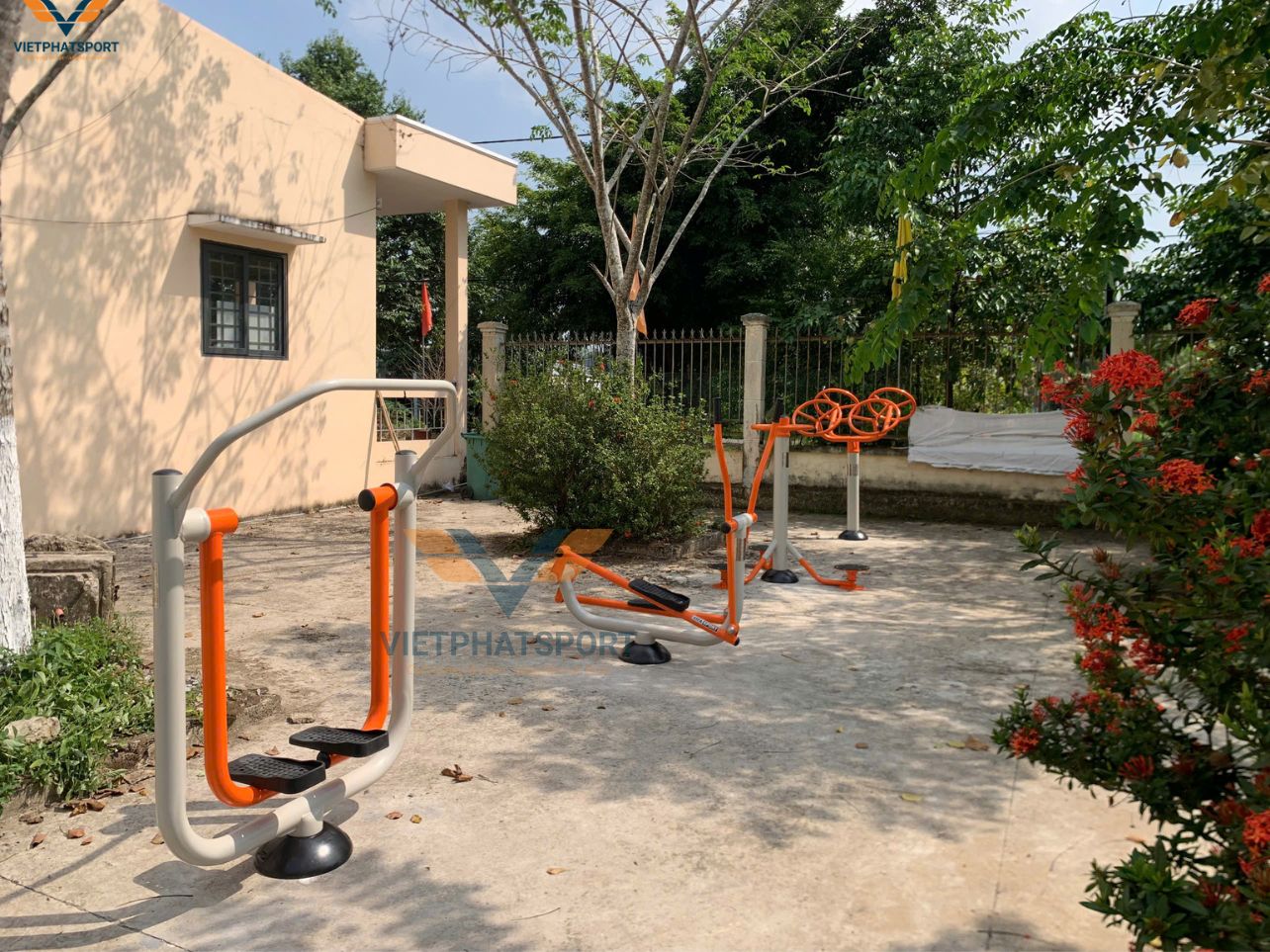 4 xã huyện Long Mỹ đồng loạt lắp đặt thiết bị thể thao ngoài trời