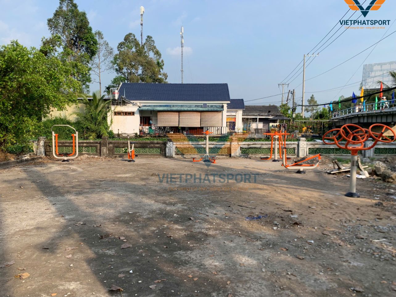 4 xã huyện Long Mỹ đồng loạt lắp đặt thiết bị thể thao ngoài trời