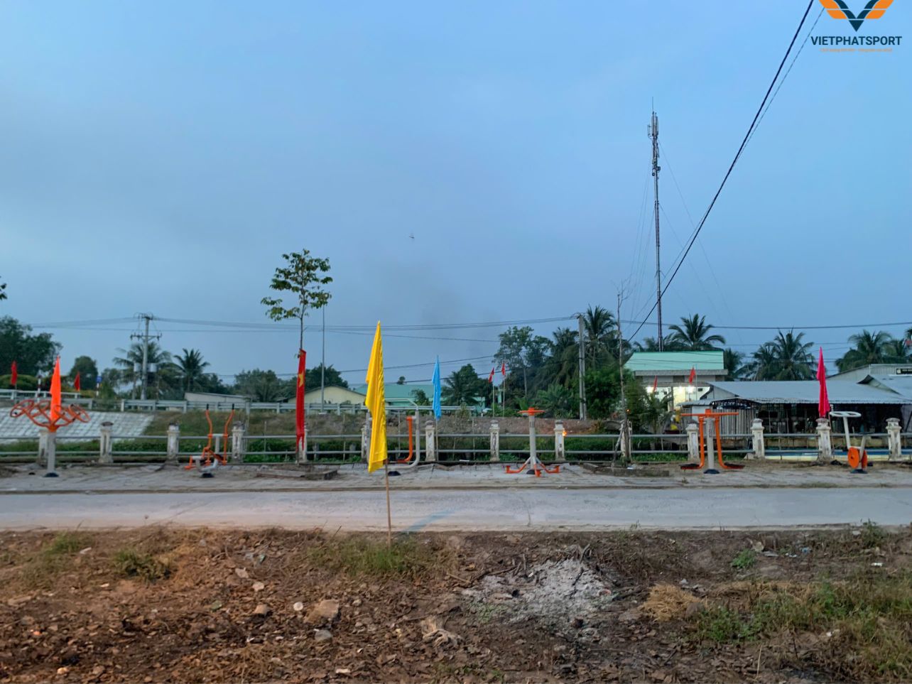 4 xã huyện Long Mỹ đồng loạt lắp đặt thiết bị thể thao ngoài trời