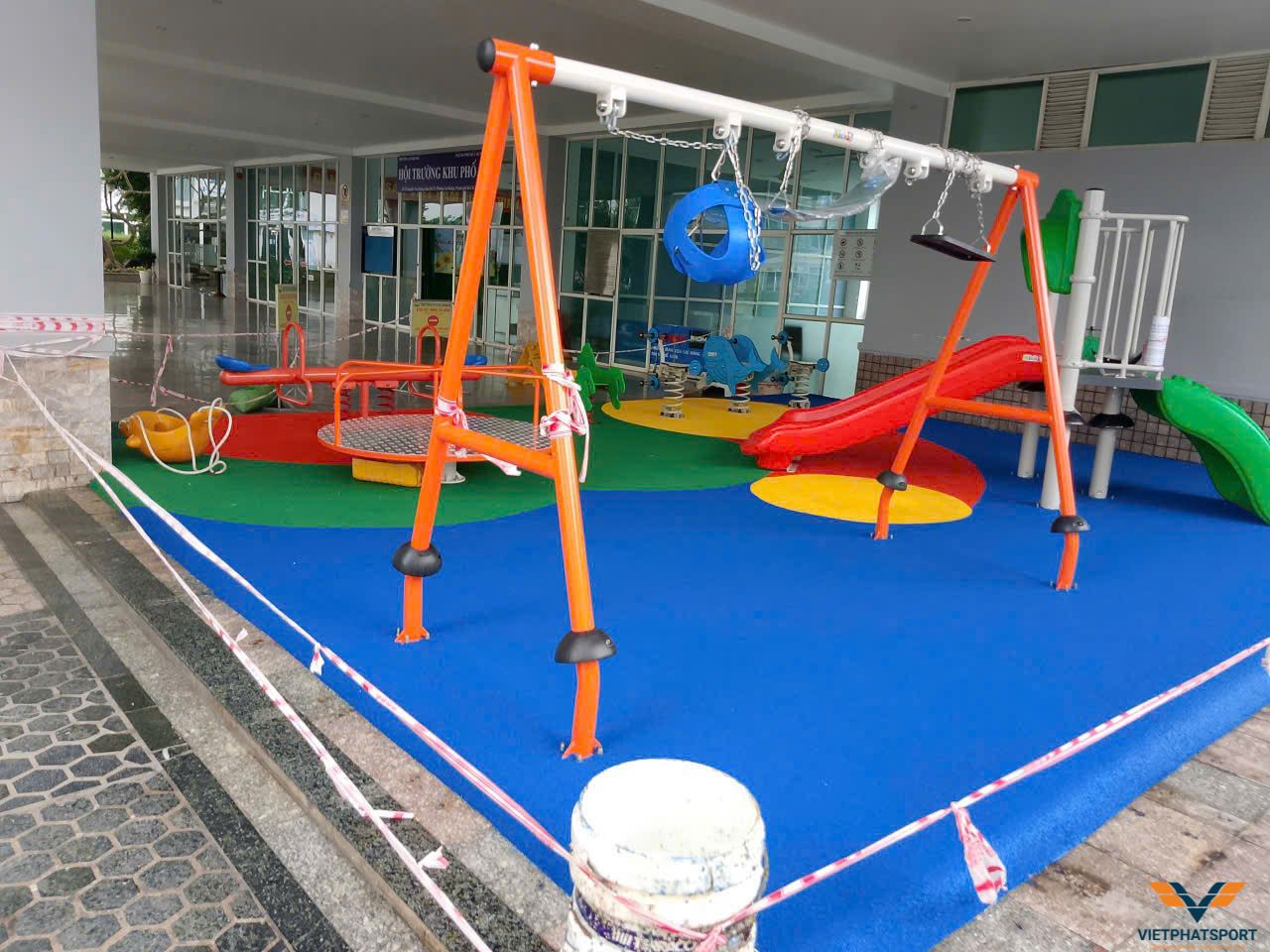 Hoàn thiện sân cao su EPDM trẻ em tại Hoàng Anh River View