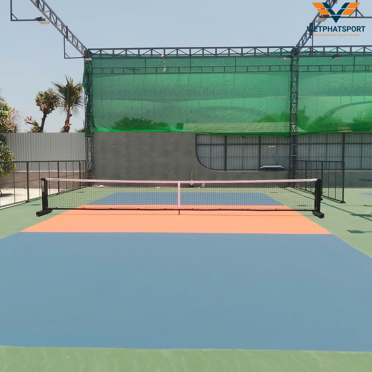 Sân Riverside TP.HCM lắp đặt trụ lưới Pickleball Việt Phát Sport
