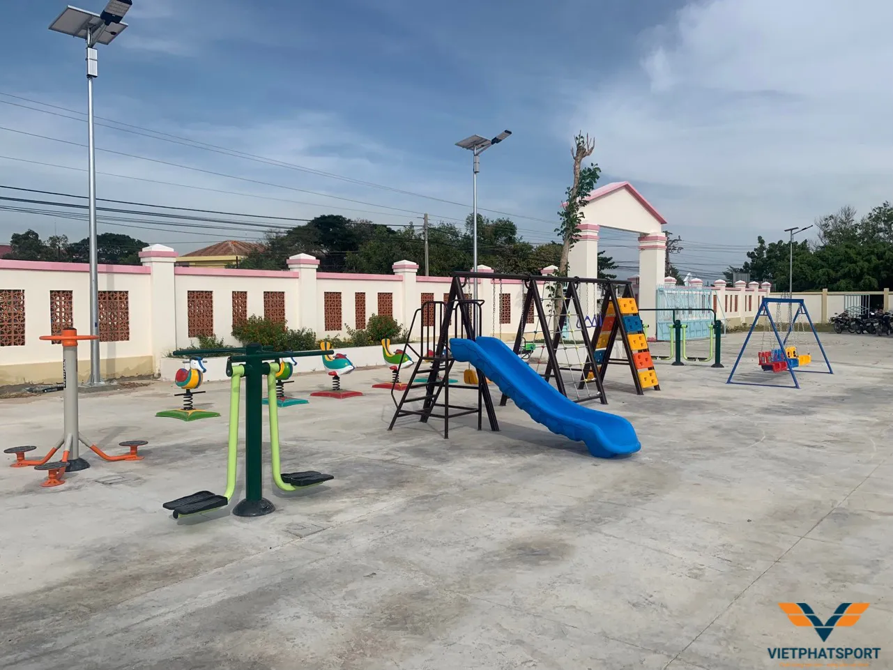 Xã Phú Lạc, Bình Thuận Lắp Đặt Khu Liên Hợp Thể Thao Ngoài Trời