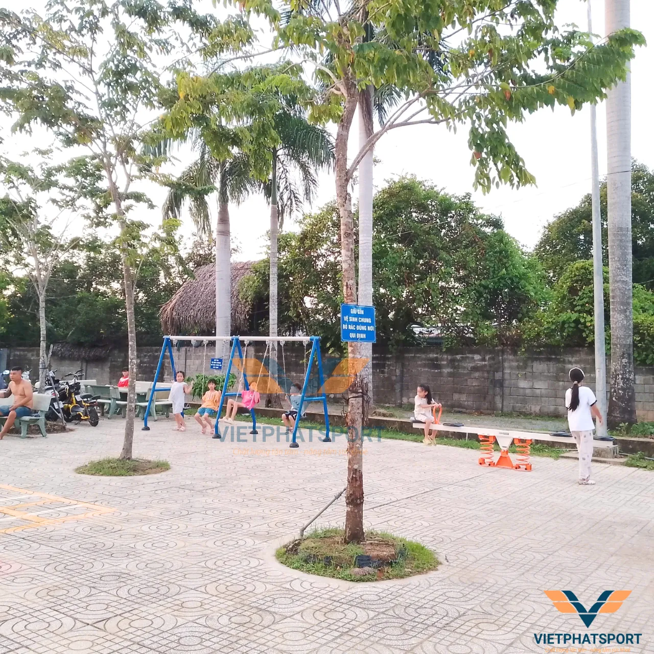 Công viên Bạch Đằng, Thủ Dầu Một lắp đặt thiết bị vận động trẻ em