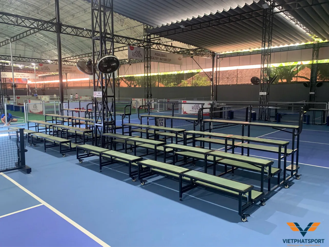 Sân Pickleball Văn Thánh, TP. HCM lắp đặt Khán Đài Xếp Giá Rẻ 