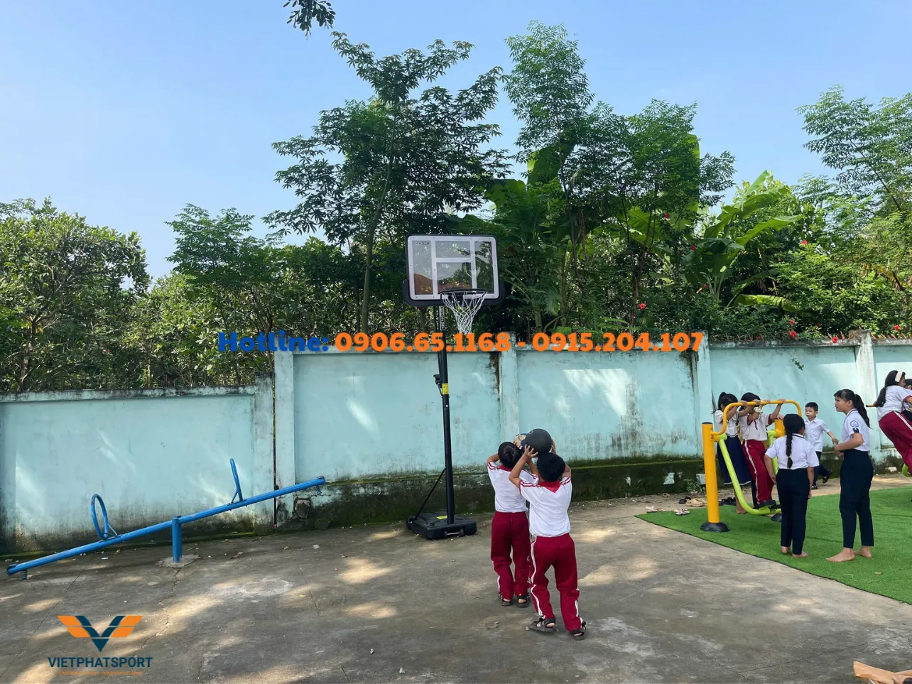 Trường Suối Kiết, Lâm Đồng lắp đặt máy tập thể dục ngoài trời