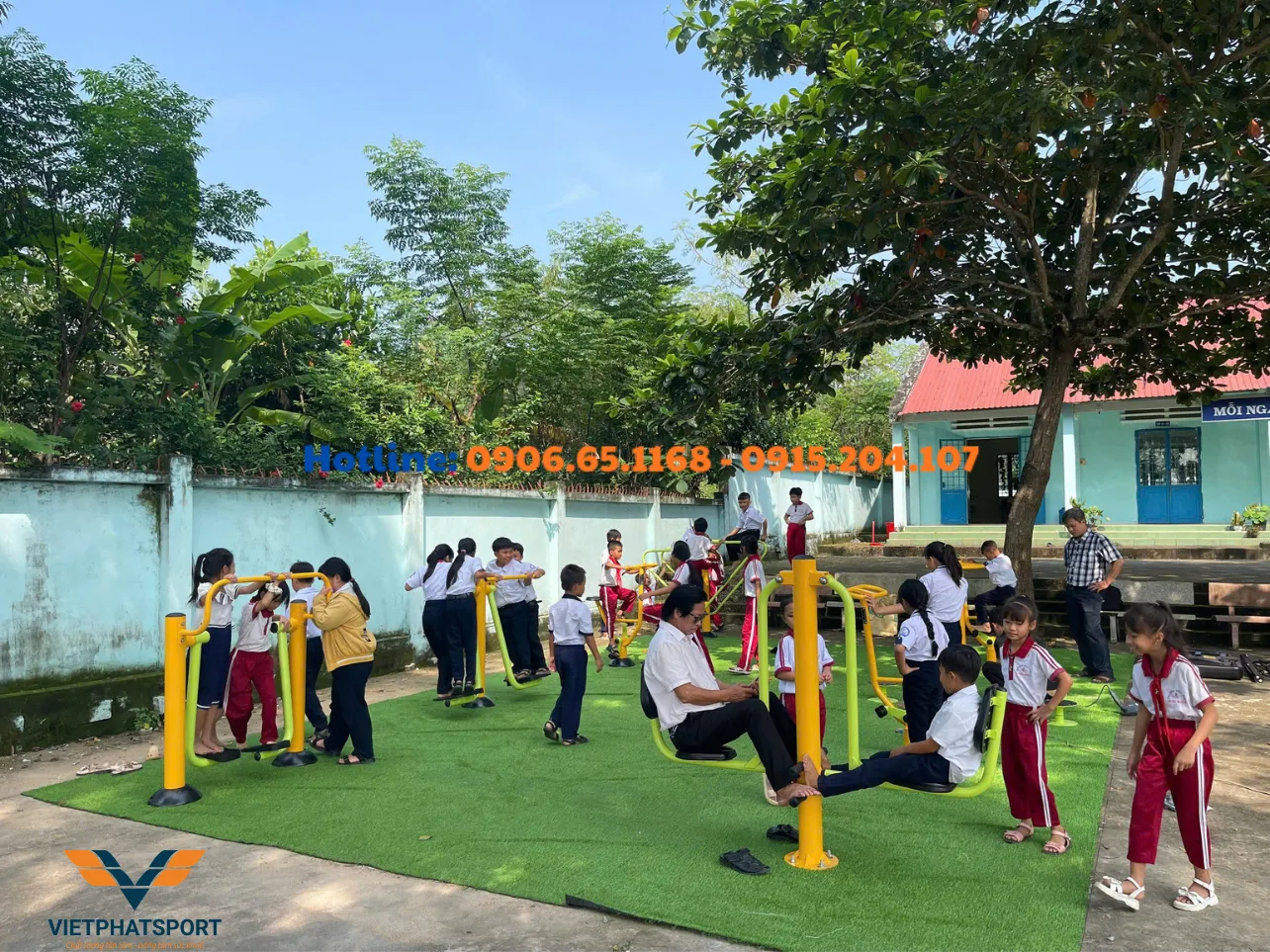 Trường Suối Kiết, Lâm Đồng lắp đặt máy tập thể dục ngoài trời