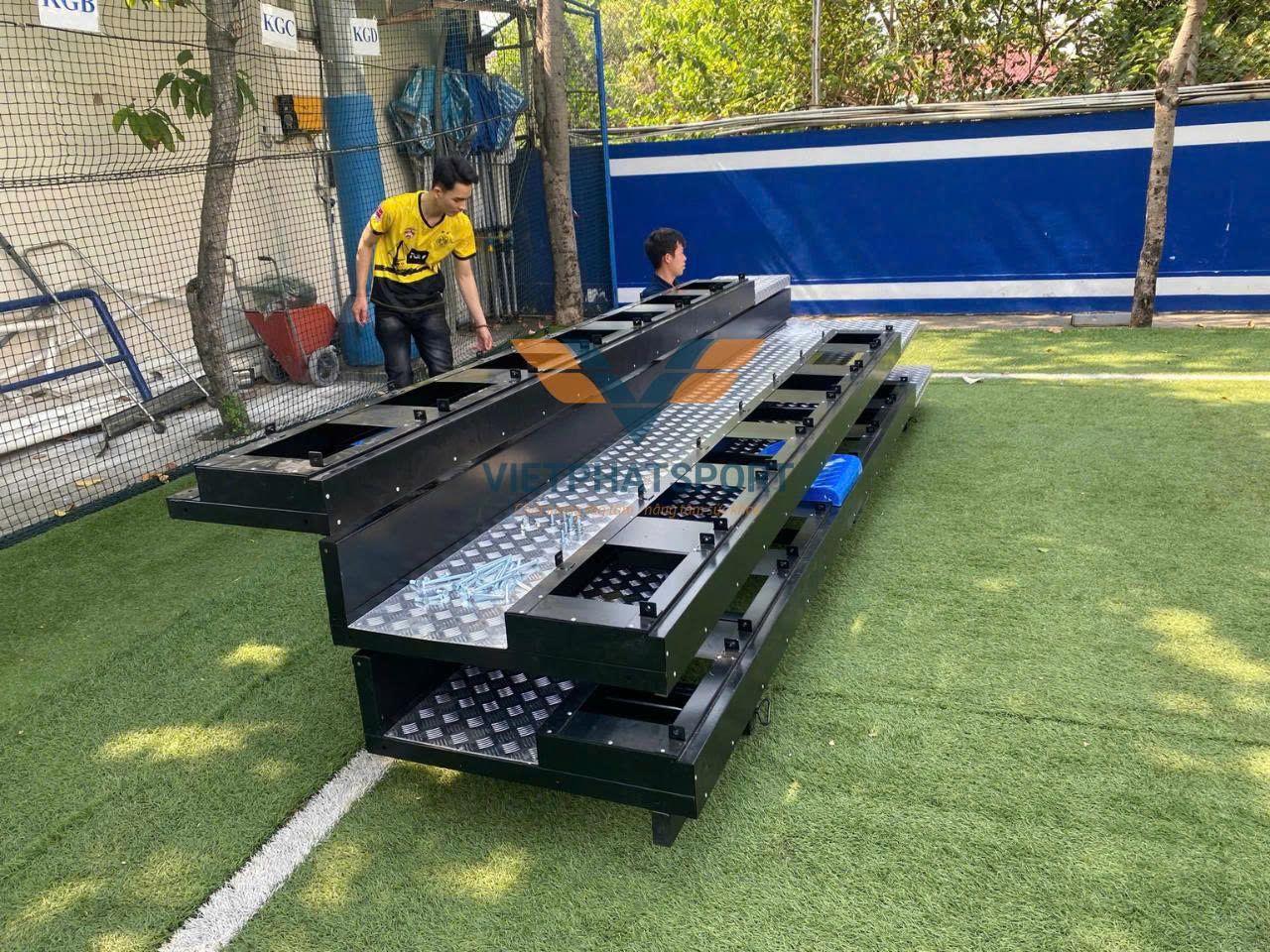 Lắp đặt khán đài xếp cho trường Quốc tế TP. HCM