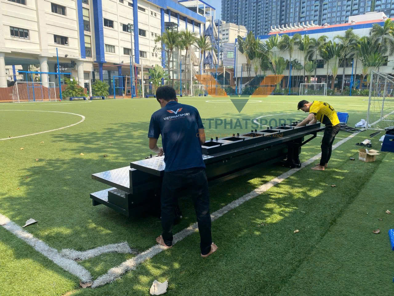 Lắp đặt khán đài xếp cho trường Quốc tế TP. HCM
