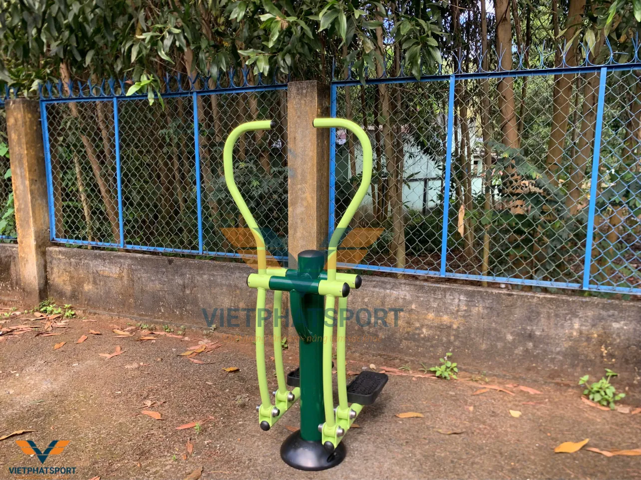 8 thôn tại xã Mê Pu, Bình Thuận đạt tiêu chí nông thôn mới với máy tập thể thao ngoài trời