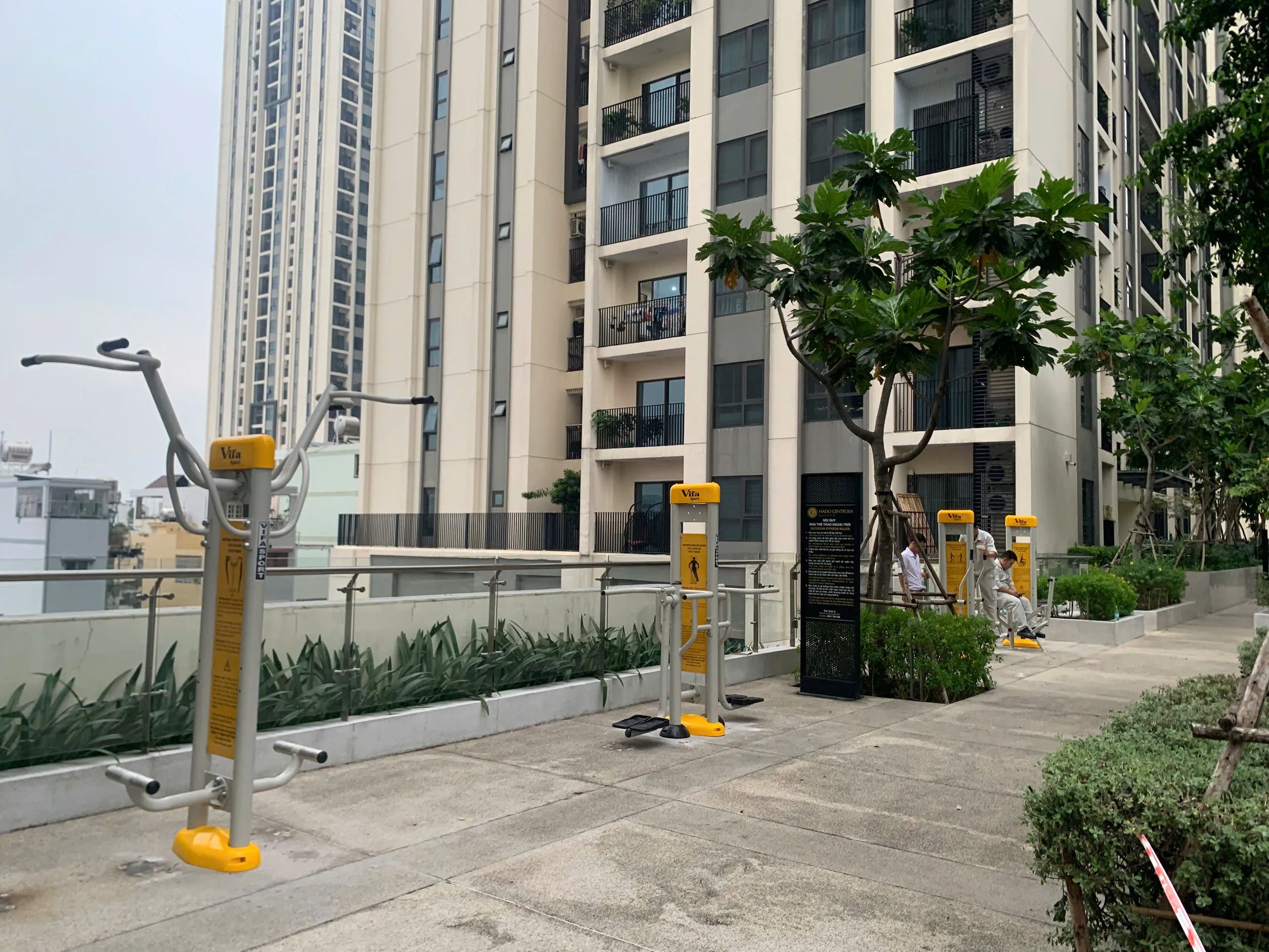 Chung cư Hà Đô, TP. HCM lắp đặt máy tập thể dục ngoài trời cao cấp cho cư dân