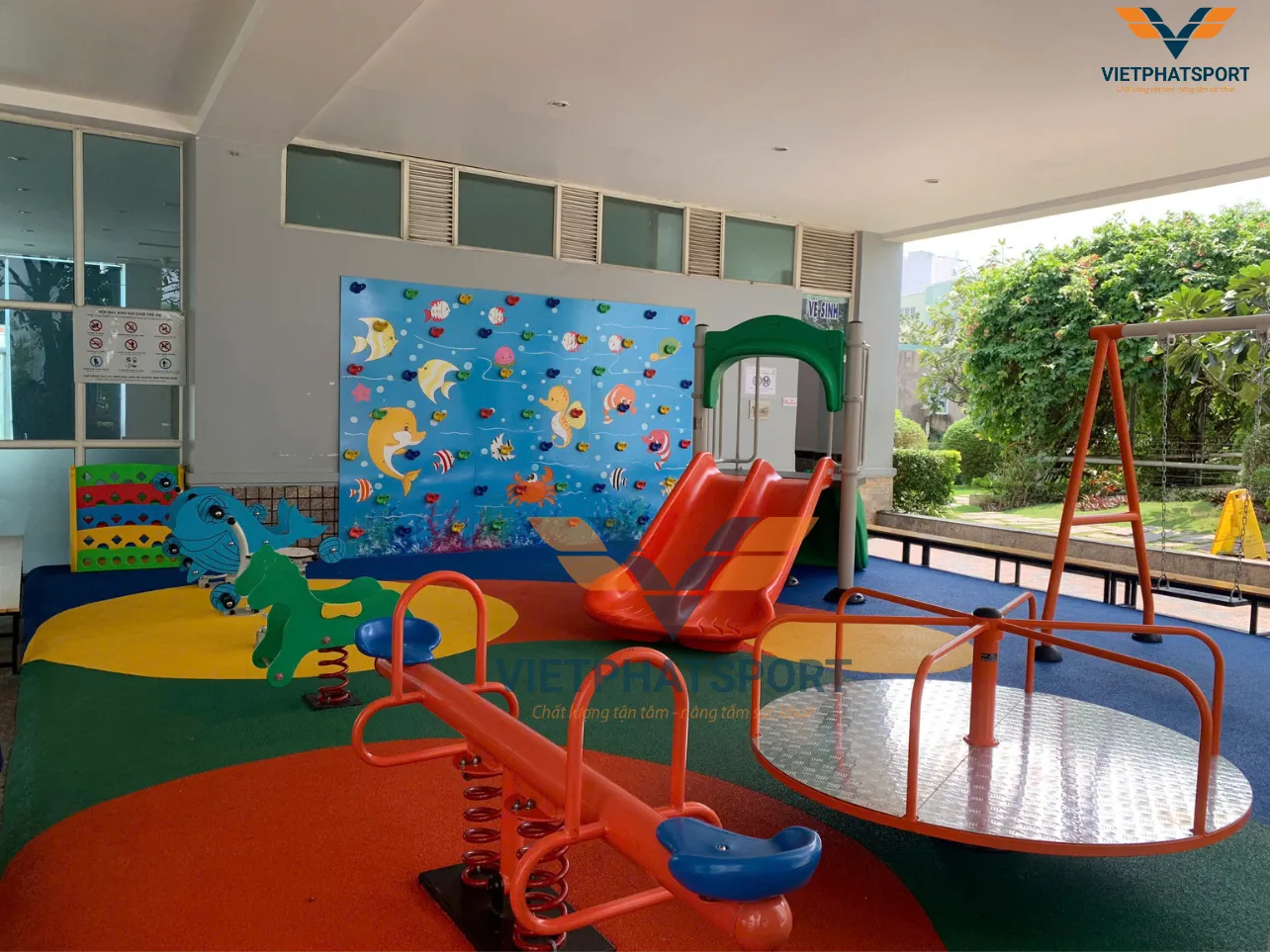 Chung cư Hoàng Anh River View hoàn thiện lắp đặt sân chơi trẻ em