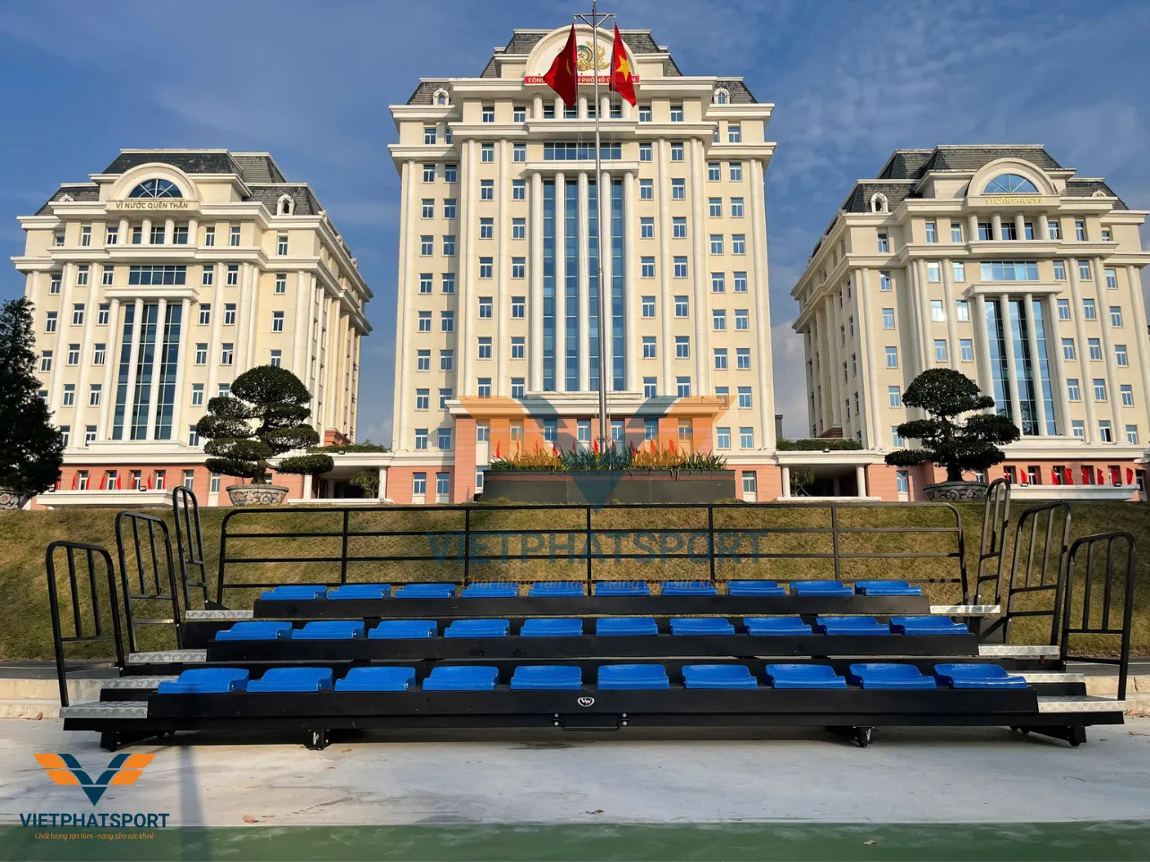 Công An Tỉnh Bình Dương lắp đặt Khán đài xếp cho sân chơi thể thao ngoài trời