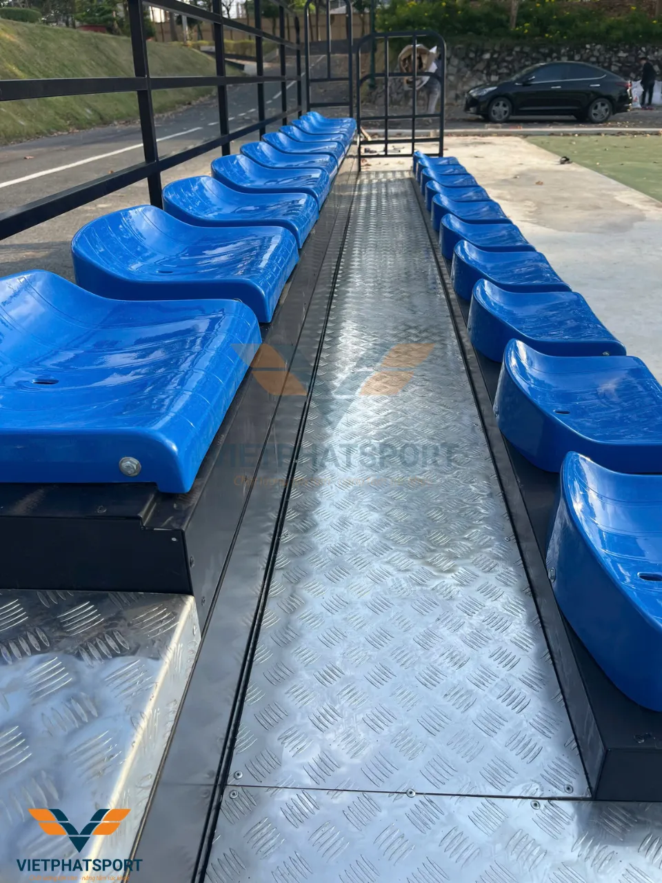 Công An Tỉnh Bình Dương lắp đặt Khán đài xếp cho sân chơi thể thao ngoài trời